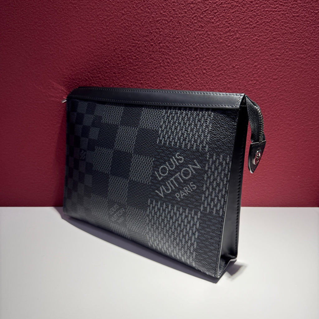 Louis Vuitton Pochette Voyage Clutch 27 x 21 x 6 N60444