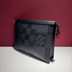 Louis Vuitton Pochette Voyage Clutch 27 x 21 x 6 N60444