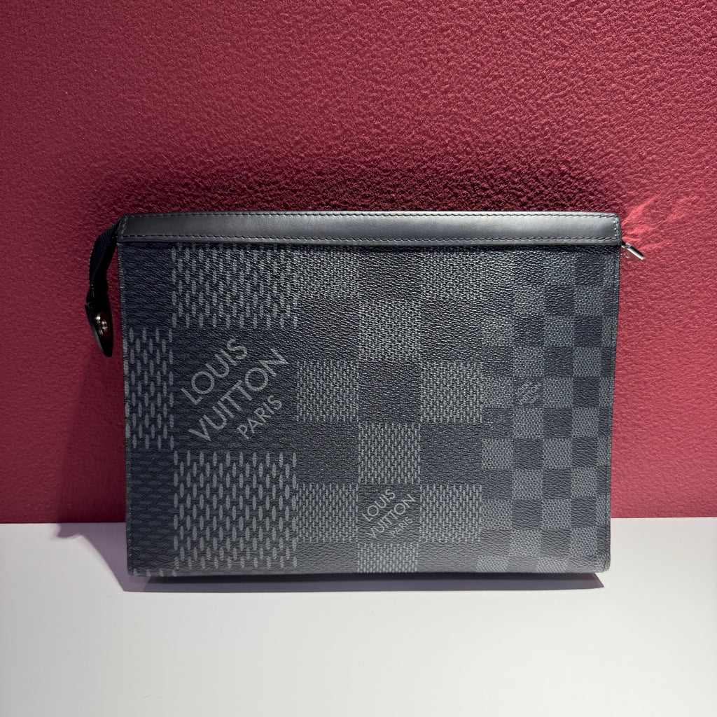 Louis Vuitton Pochette Voyage Clutch 27 x 21 x 6 N60444