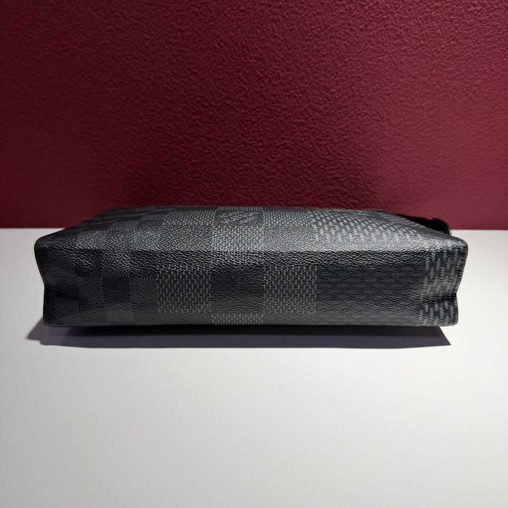 Louis Vuitton Pochette Voyage Clutch 27 x 21 x 6 N60444