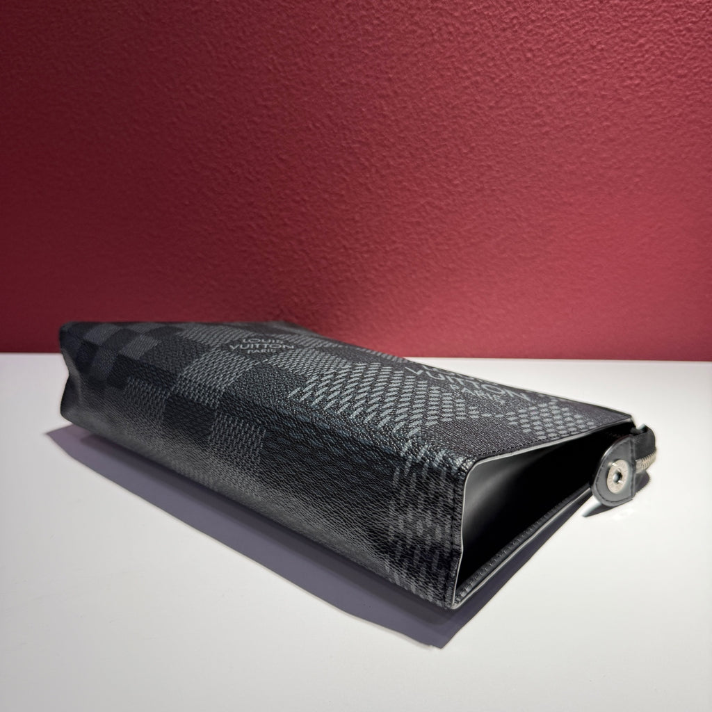 Louis Vuitton Pochette Voyage Clutch 27 x 21 x 6 N60444