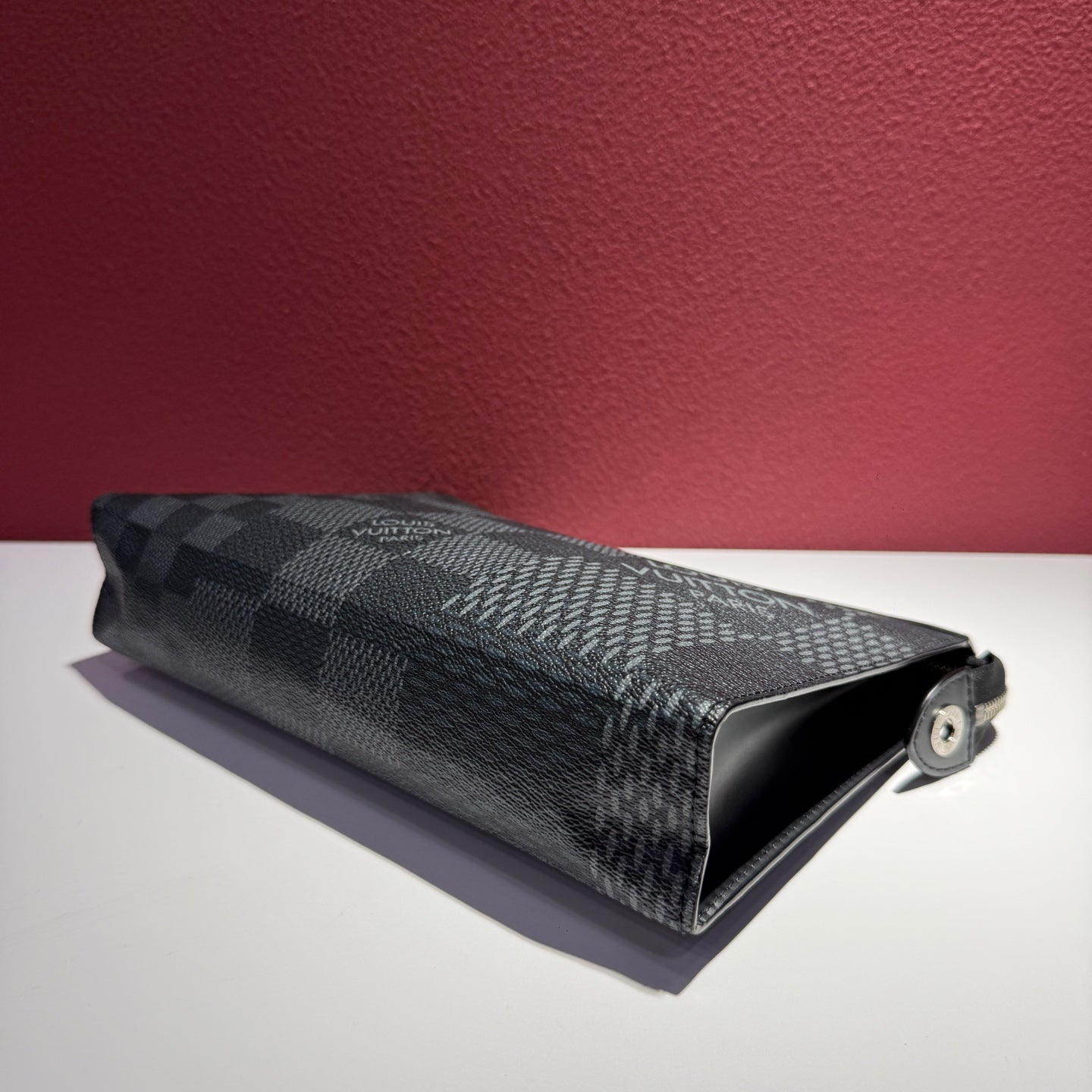 Louis Vuitton Pochette Voyage Clutch 27 x 21 x 6 N60444