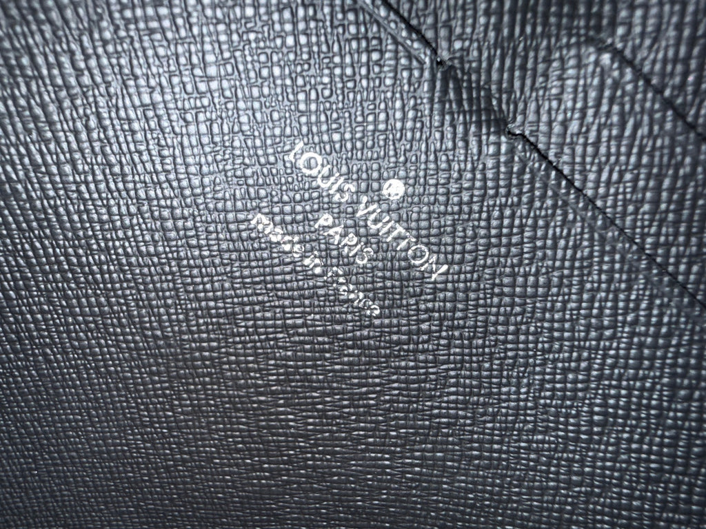 Louis Vuitton Pochette Voyage Clutch 27 x 21 x 6 N60444
