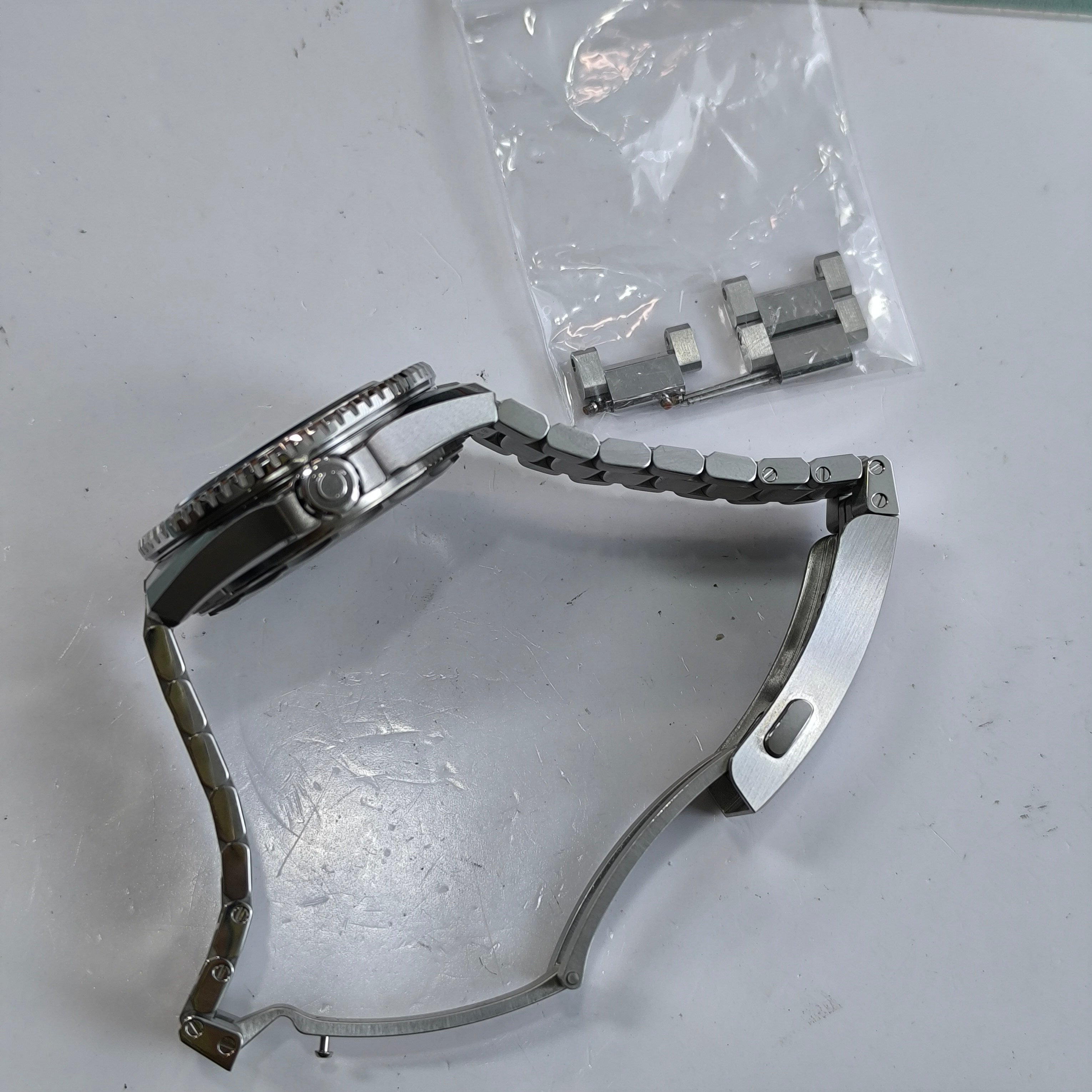 Omega Seahorse Series 42 millimeters 21730422101003