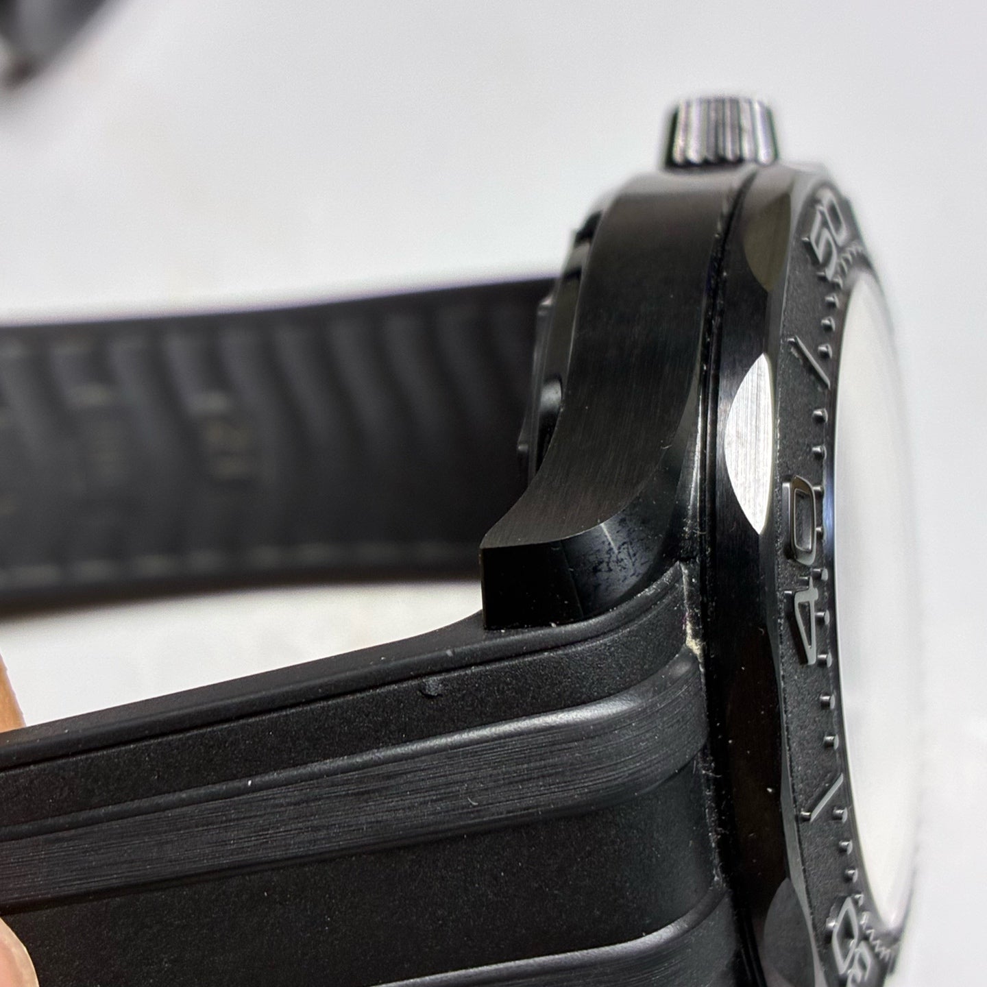 Omega Seahorse Series 43.5 210.92.44.20.01.003
