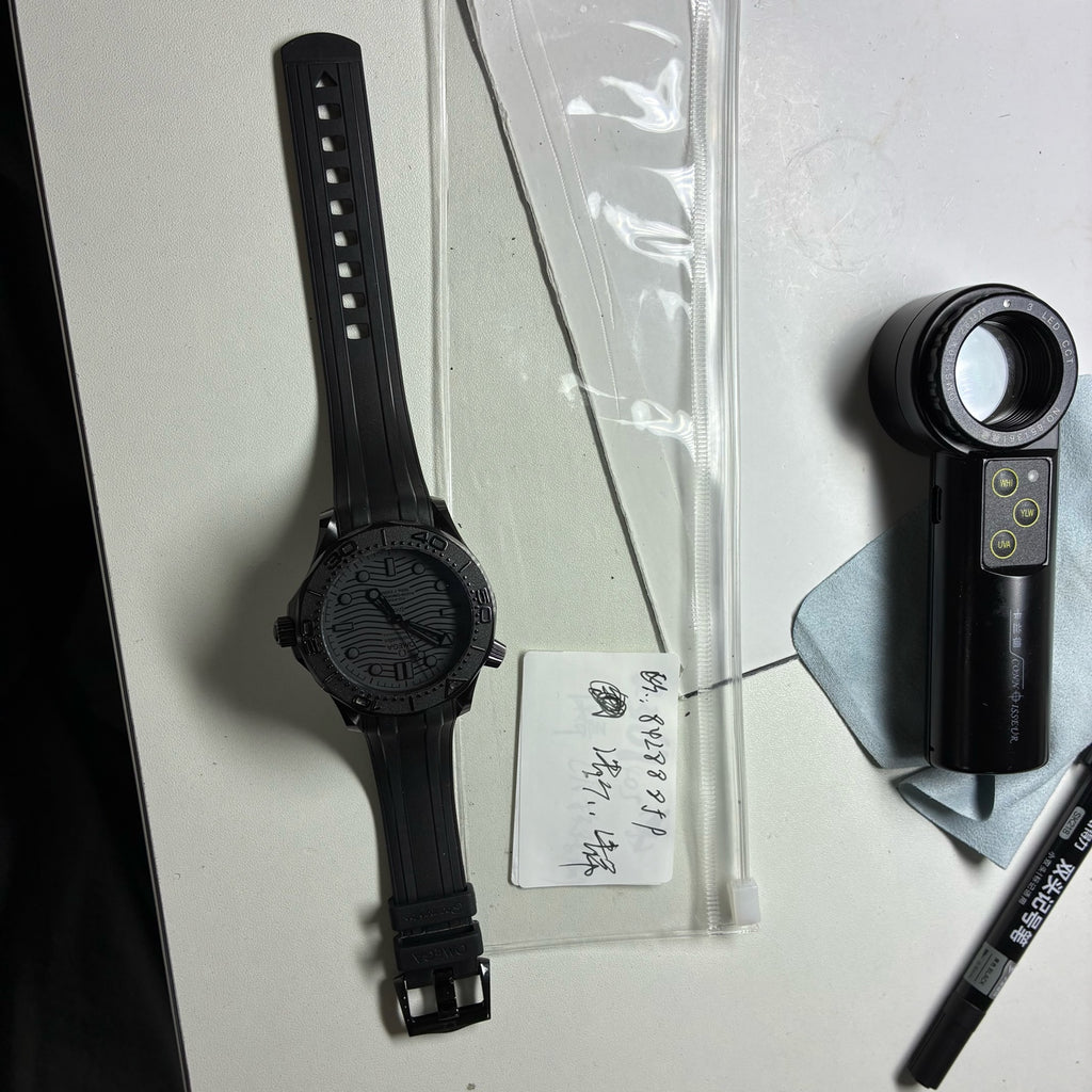 Omega Seahorse Series 43.5 210.92.44.20.01.003