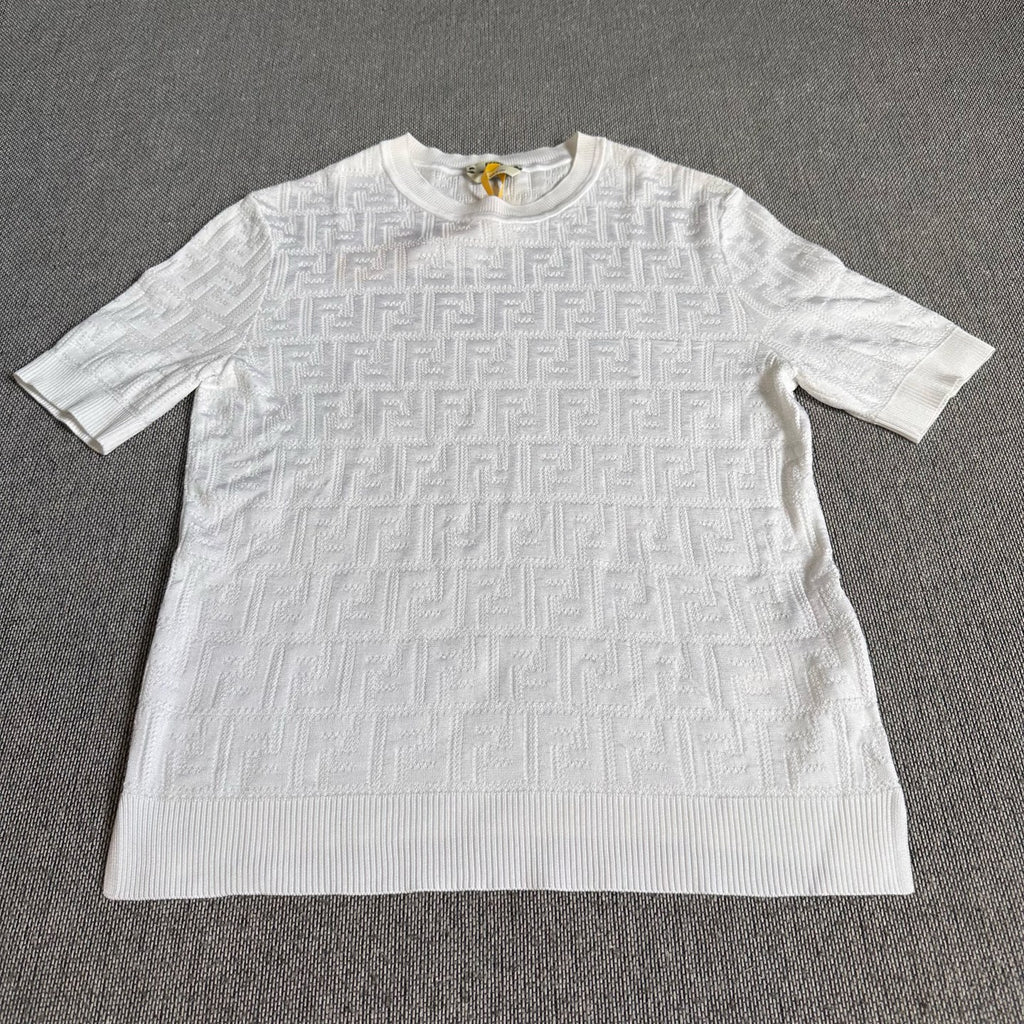 空白 White Knitwear
