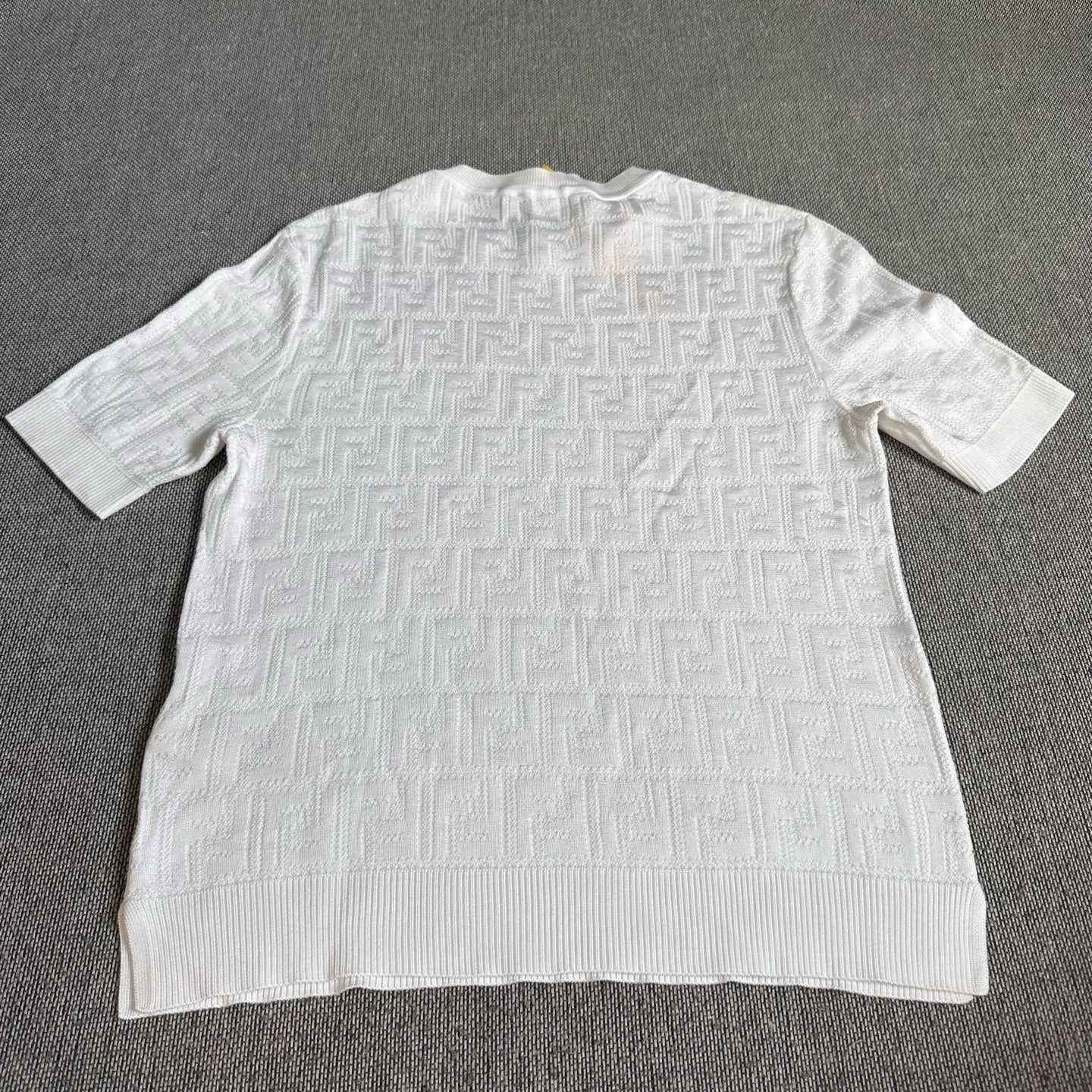 空白 White Knitwear