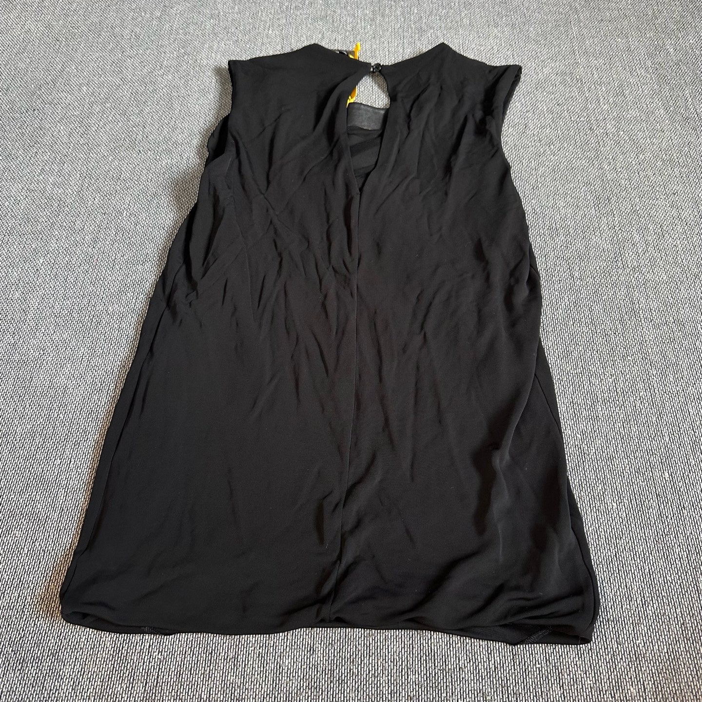 空白 Black