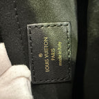 Louis Vuitton Black Crossbody 25.0x15.0x7.5cm M51498