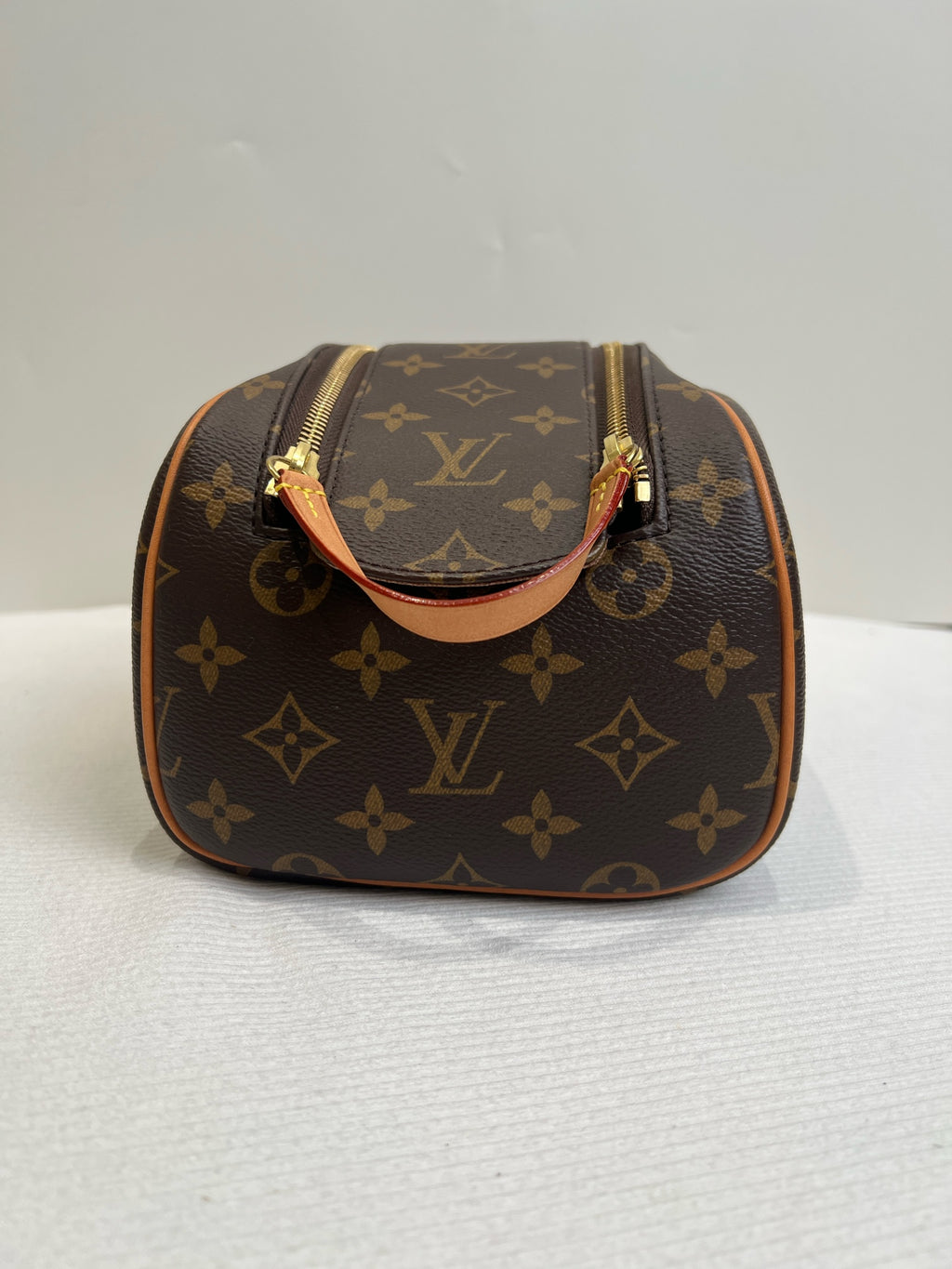 Louis Vuitton 28.0x 16.0x 13.0 cm M47528