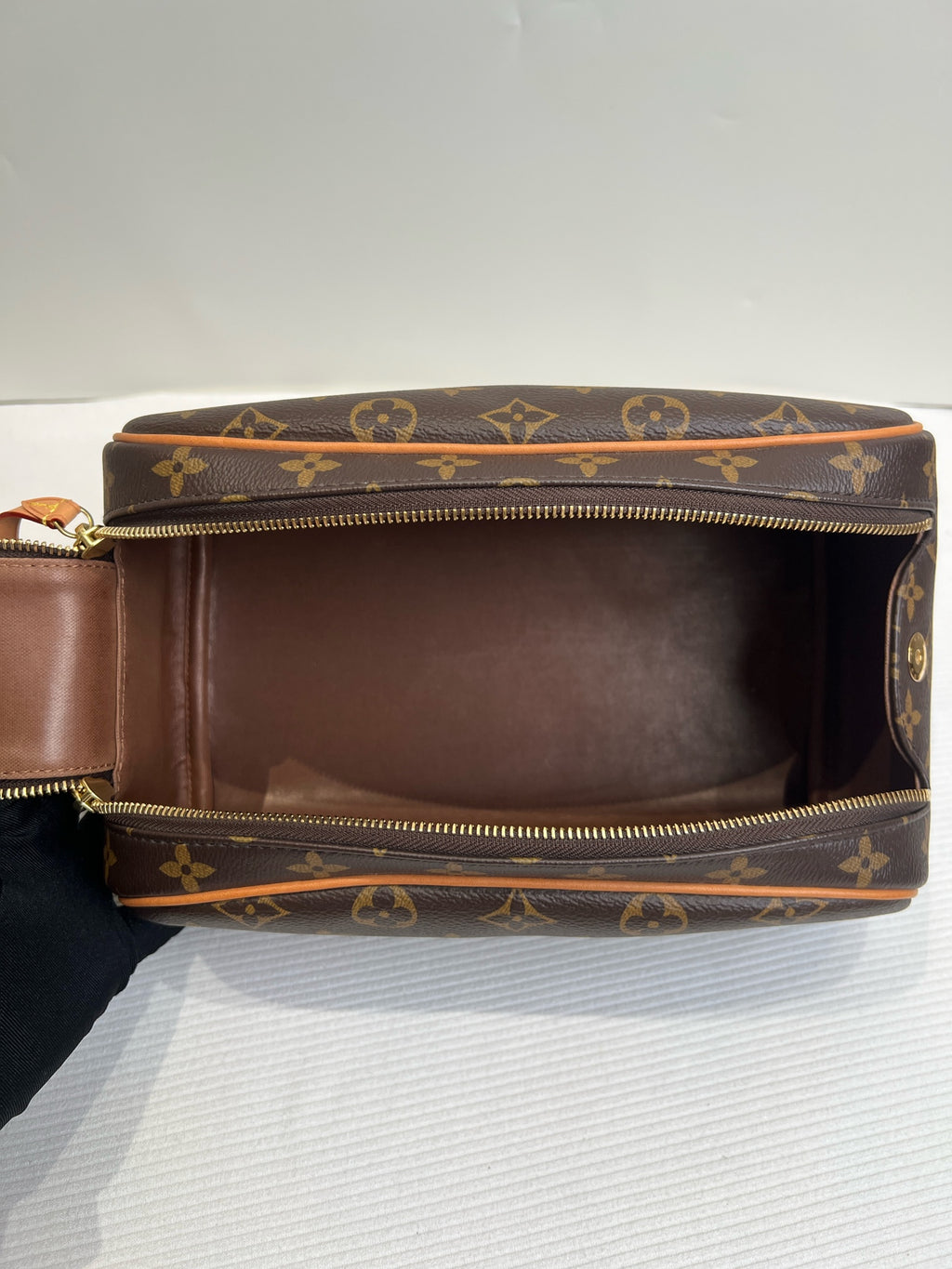 Louis Vuitton 28.0x 16.0x 13.0 cm M47528