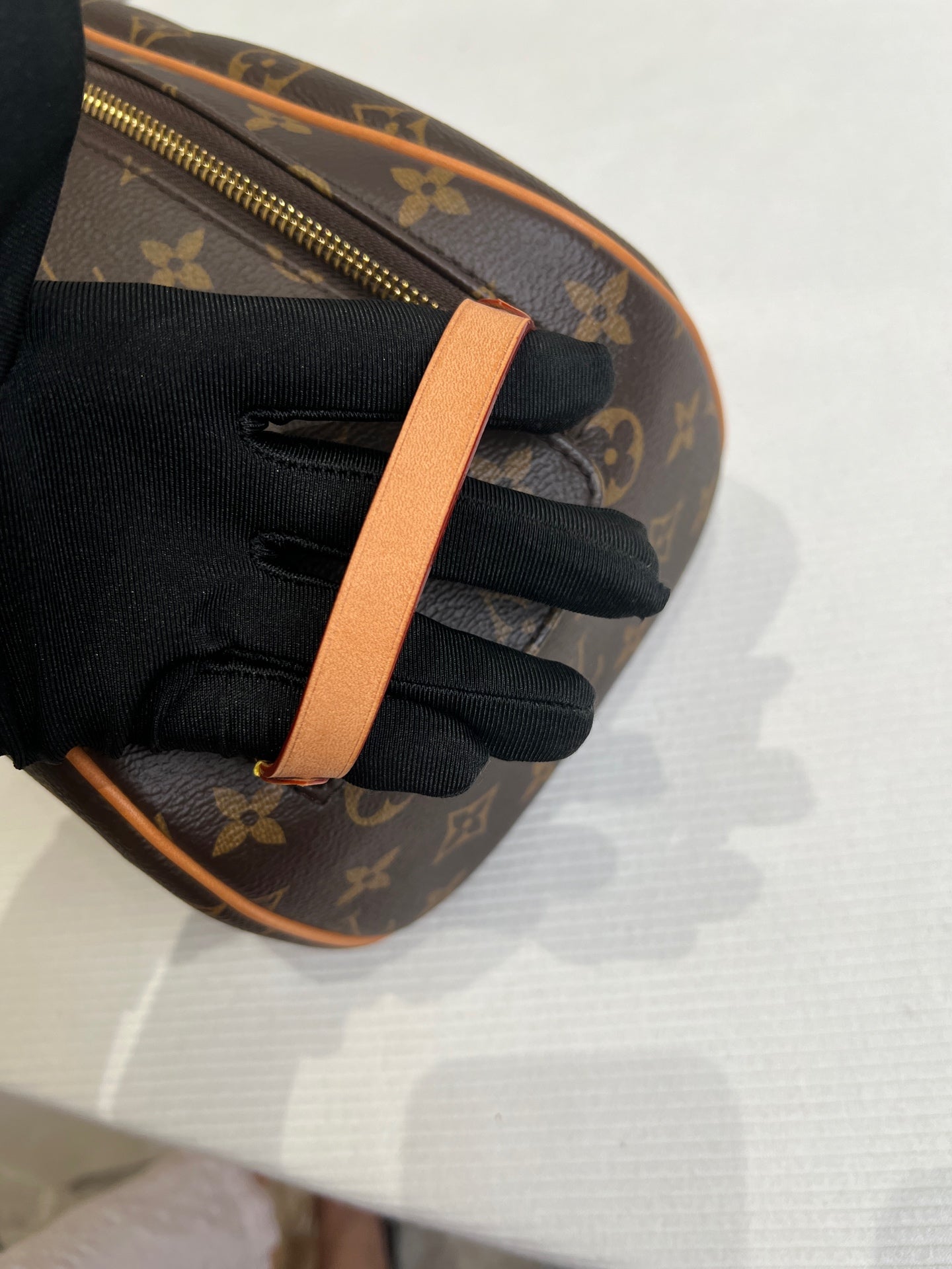 Louis Vuitton 28.0x 16.0x 13.0 cm M47528