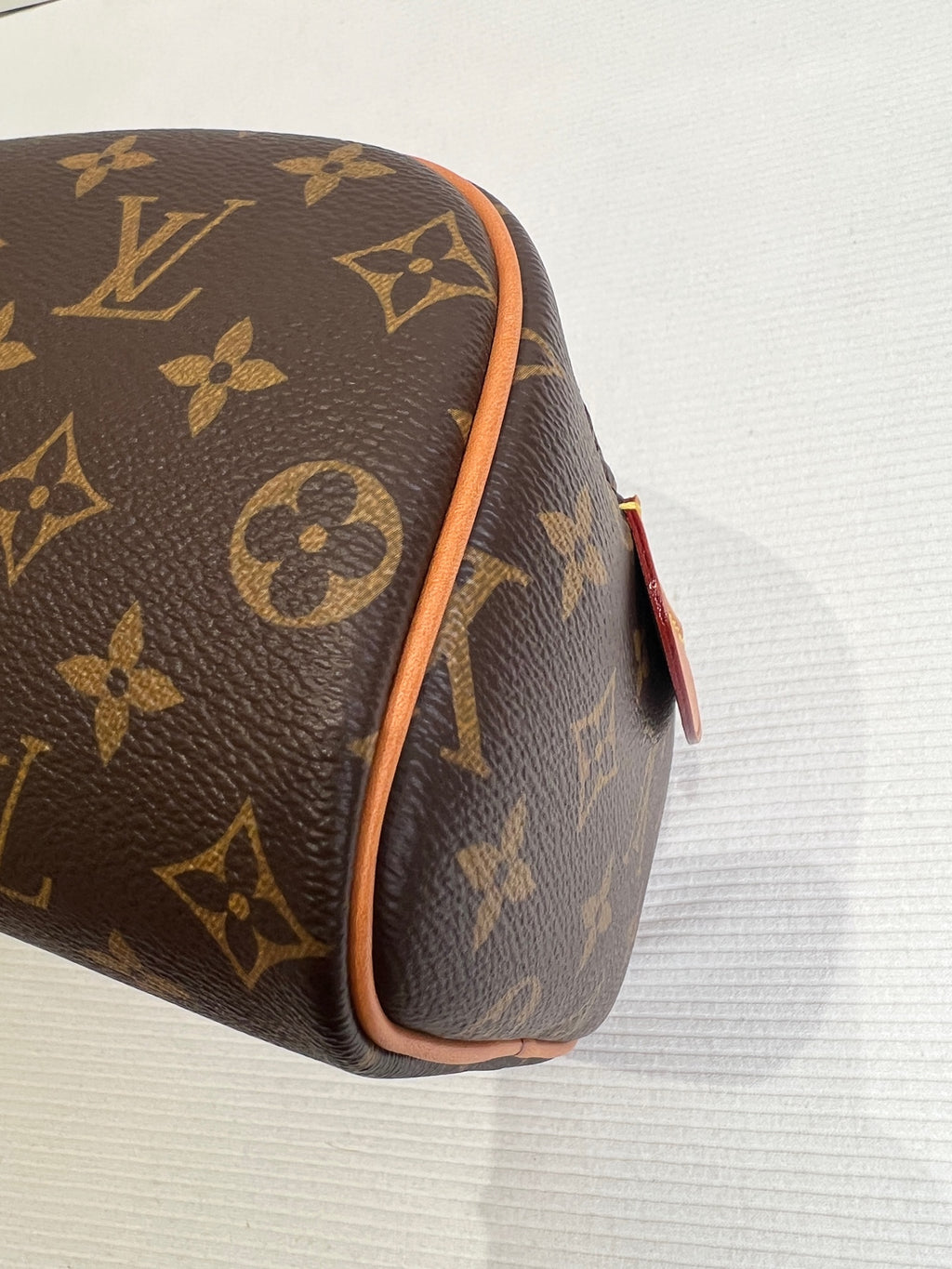 Louis Vuitton 28.0x 16.0x 13.0 cm M47528