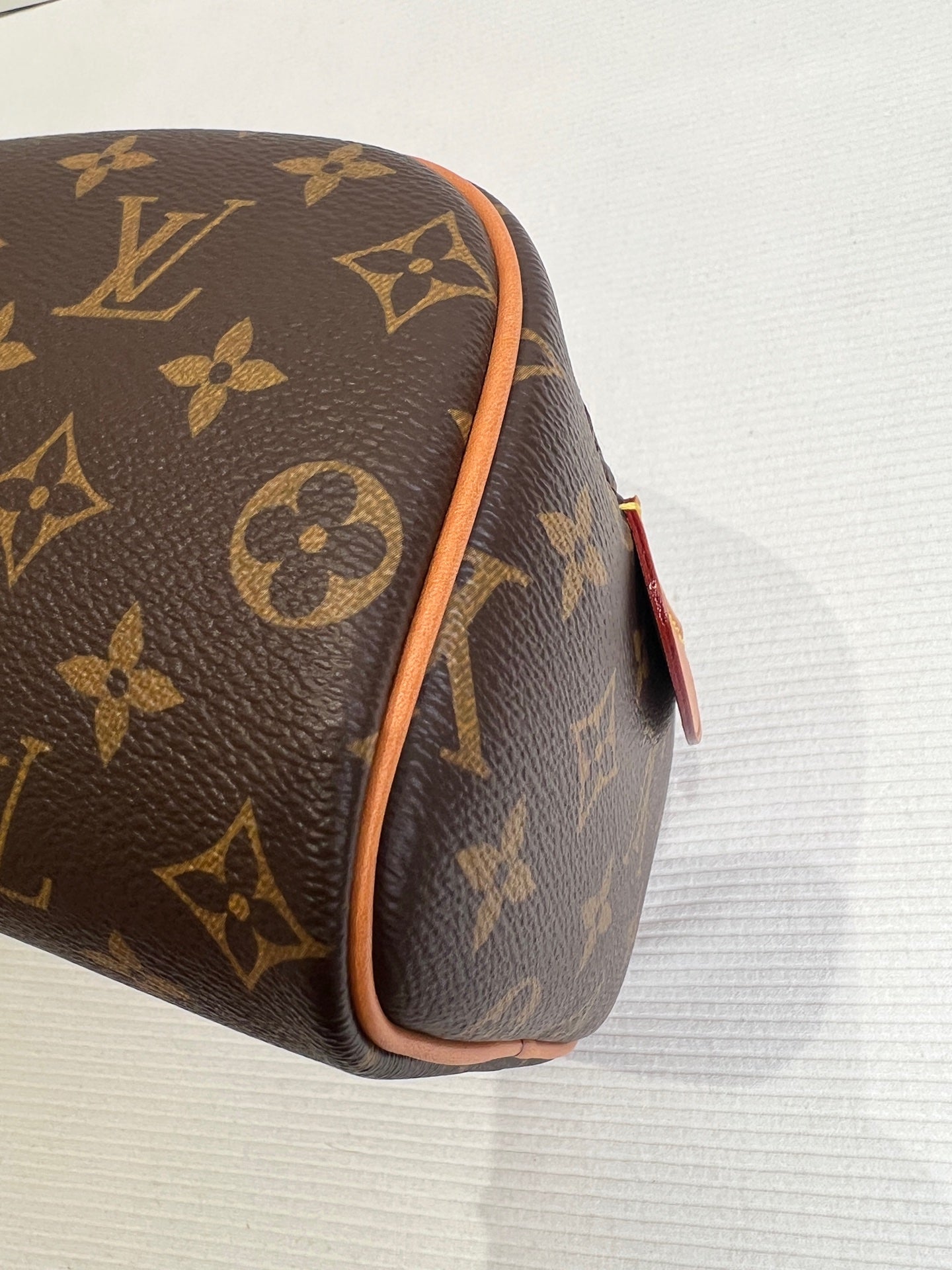 Louis Vuitton 28.0x 16.0x 13.0 cm M47528