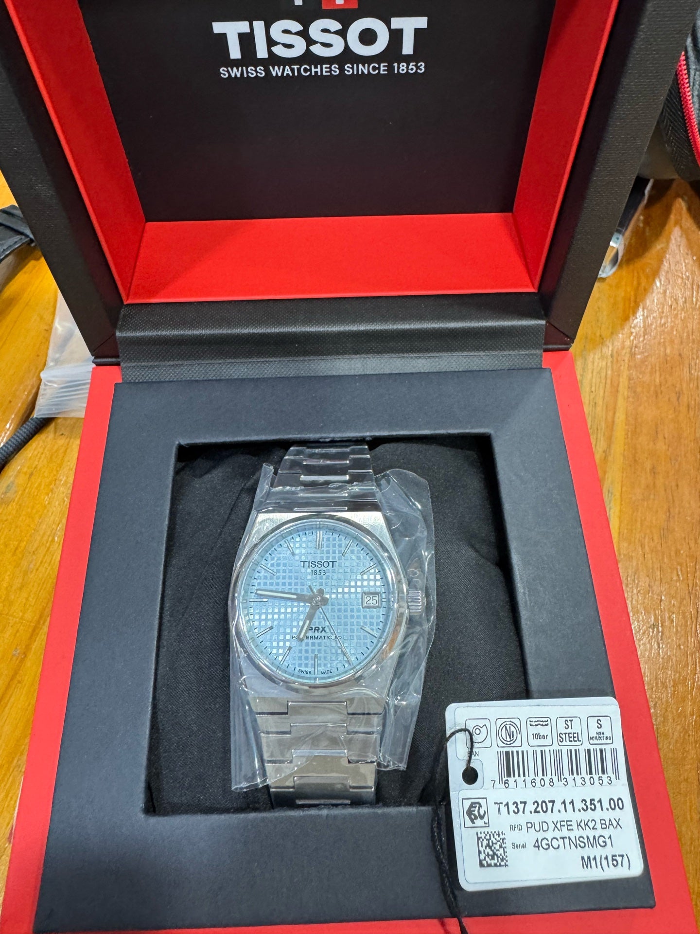 Tissot Classic Automatic (self-winding) watch 35 millimeters T137.207.11.351.00