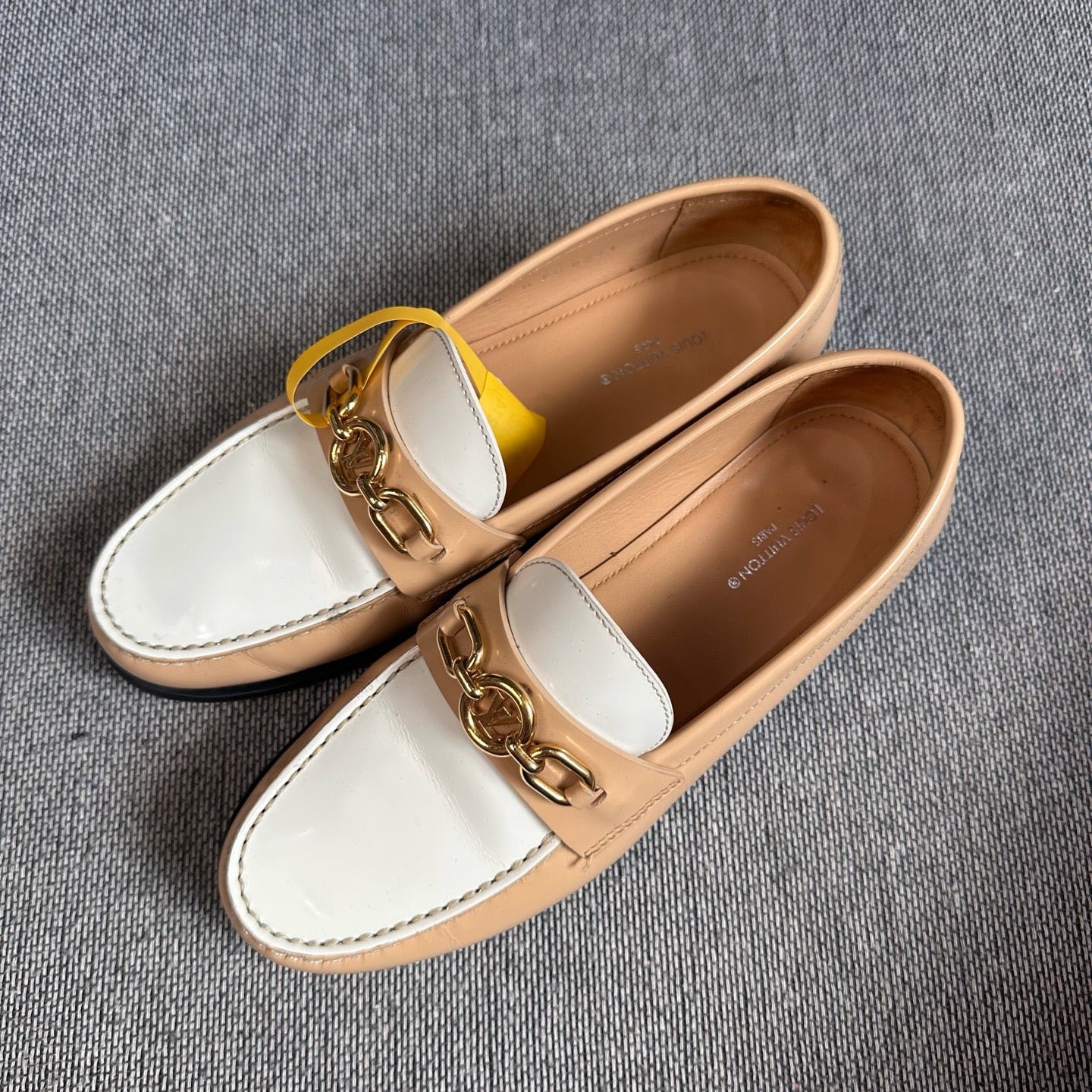 Louis Vuitton Beige Flat shoes