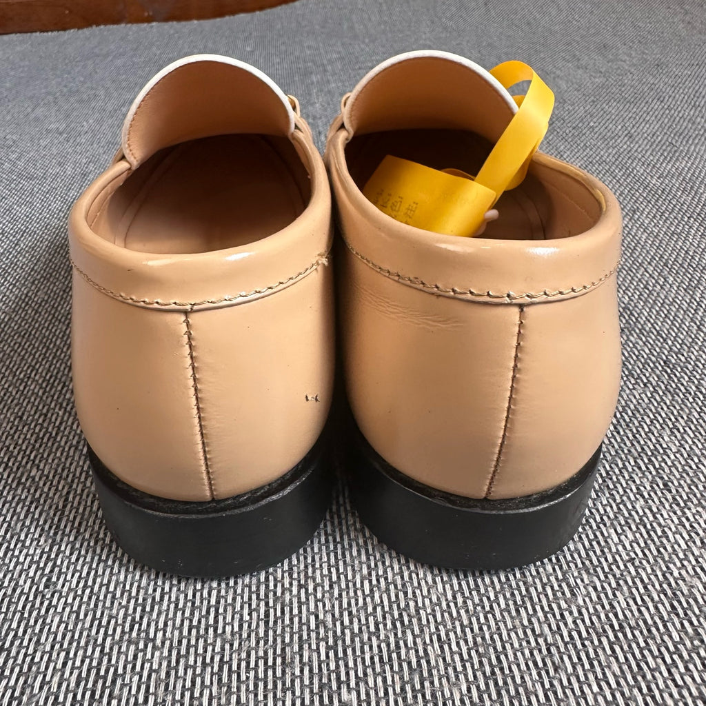 Louis Vuitton Beige Flat shoes