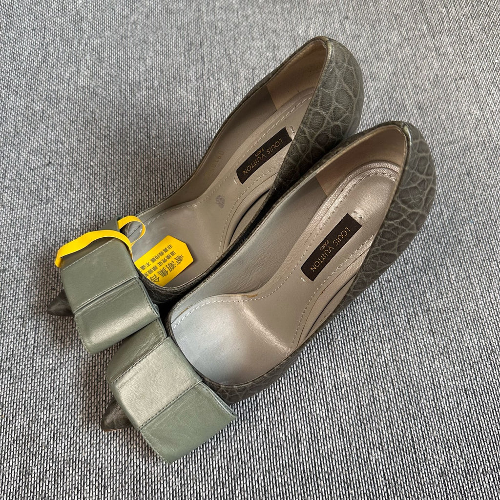 Louis Vuitton Leather High heels