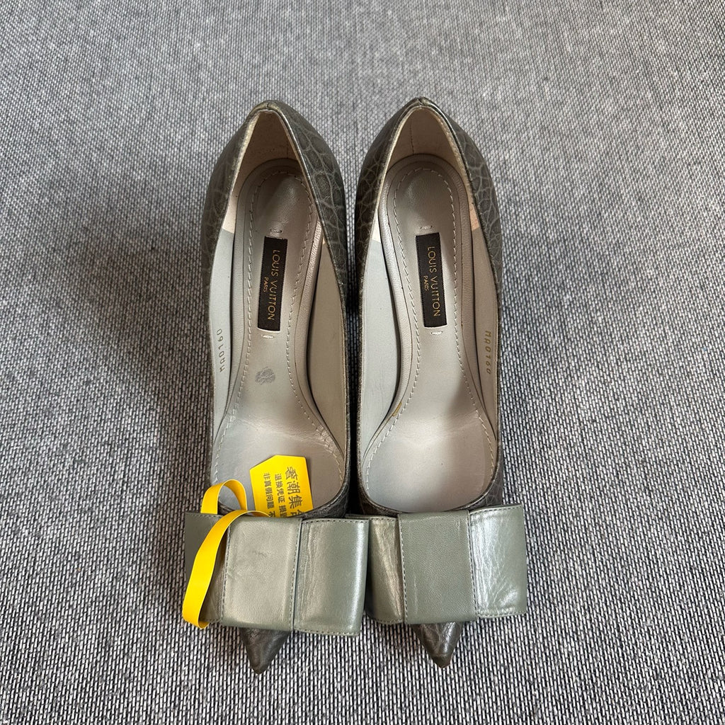 Louis Vuitton Leather High heels