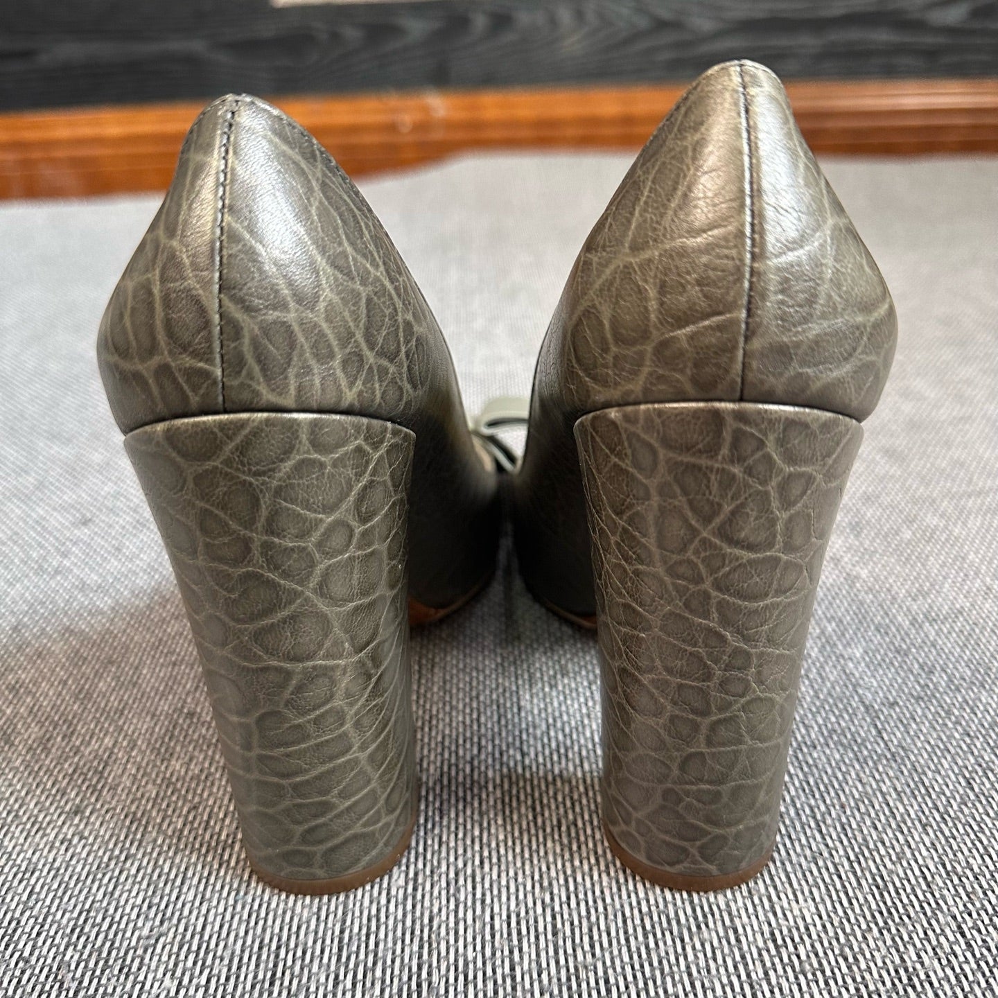 Louis Vuitton Leather High heels