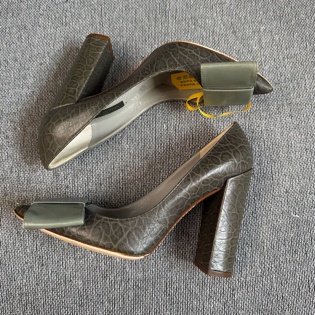 Louis Vuitton Leather High heels