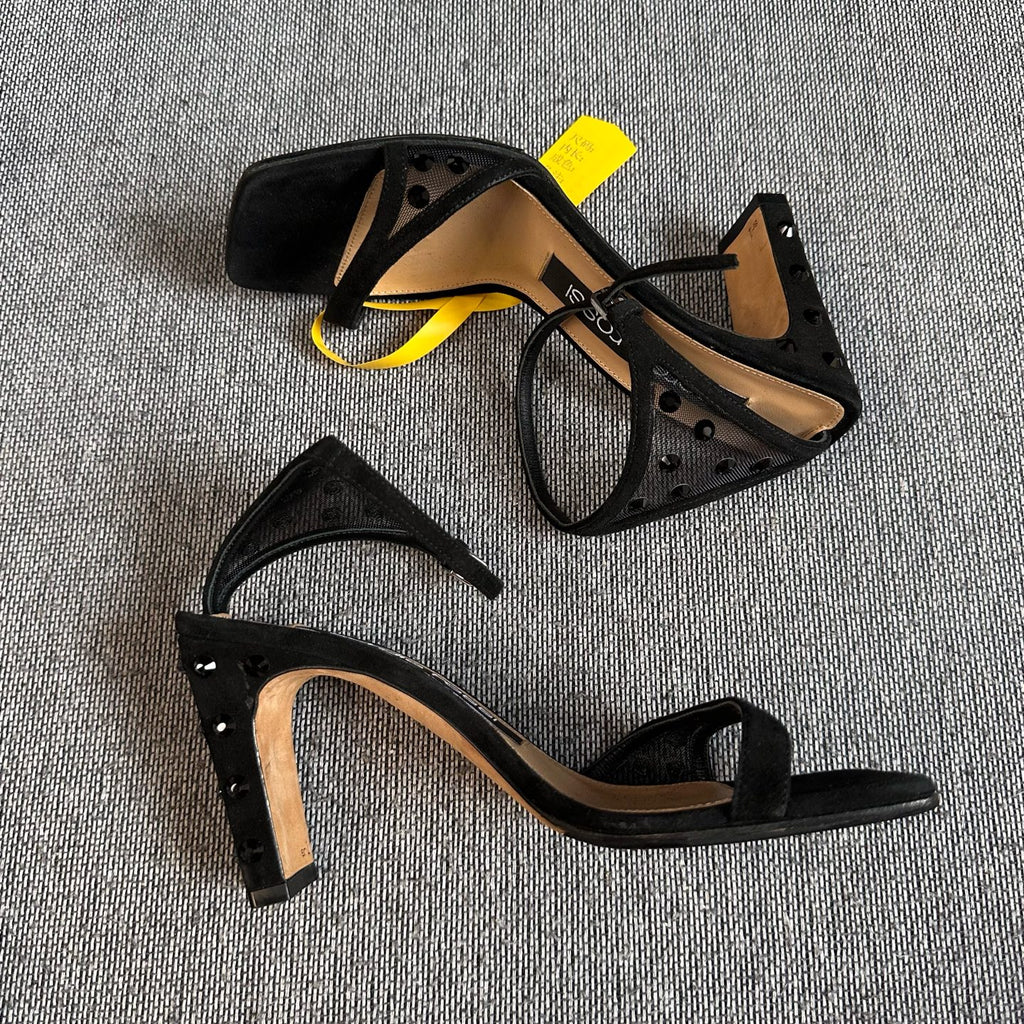 空白 Black