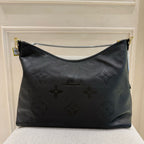 Louis Vuitton Carryall Leather 30 x 39 x 15 M46289