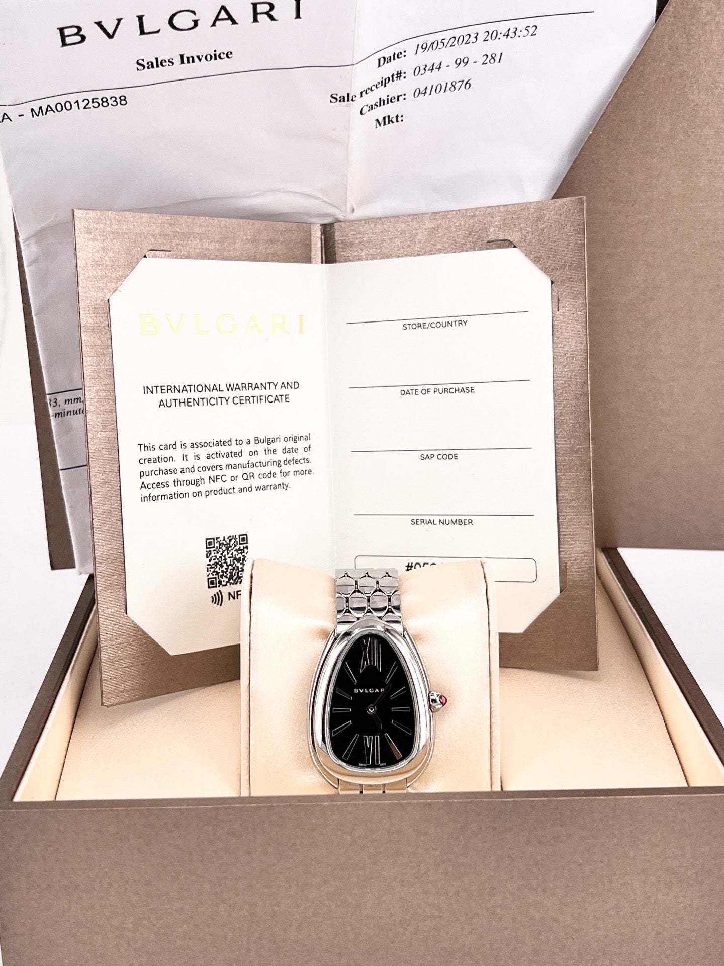Bvlgari Quartz watch