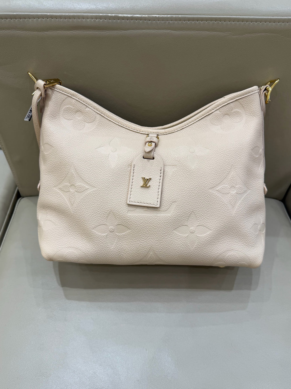 Louis Vuitton White 29.5 x 24 x 12 M46293