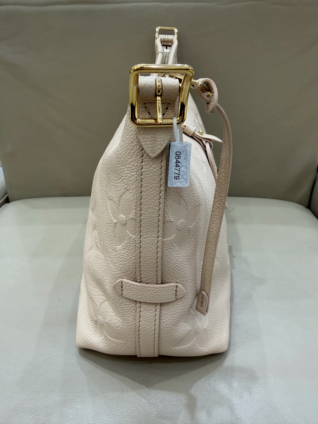 Louis Vuitton White 29.5 x 24 x 12 M46293