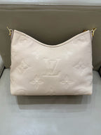 Louis Vuitton White 29.5 x 24 x 12 M46293