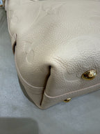 Louis Vuitton White 29.5 x 24 x 12 M46293