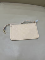 Louis Vuitton White 29.5 x 24 x 12 M46293