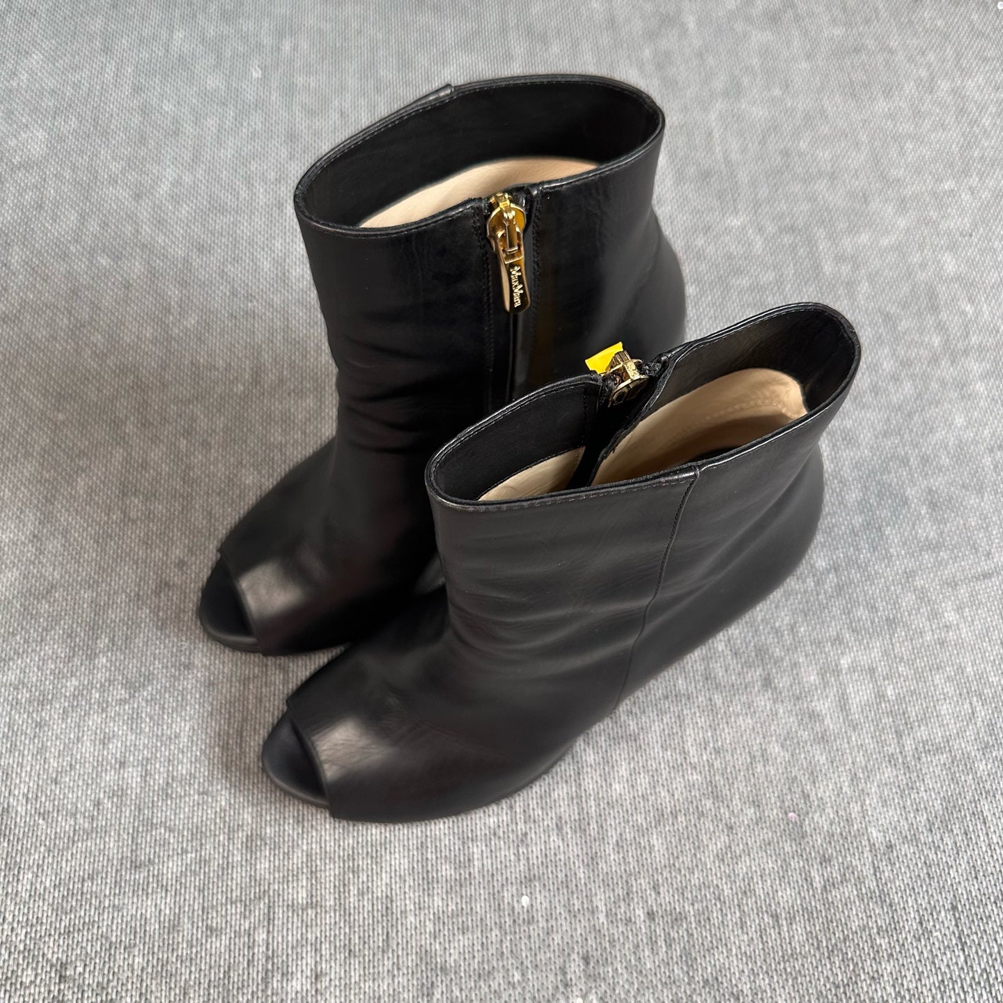 空白 Black Ankle boots