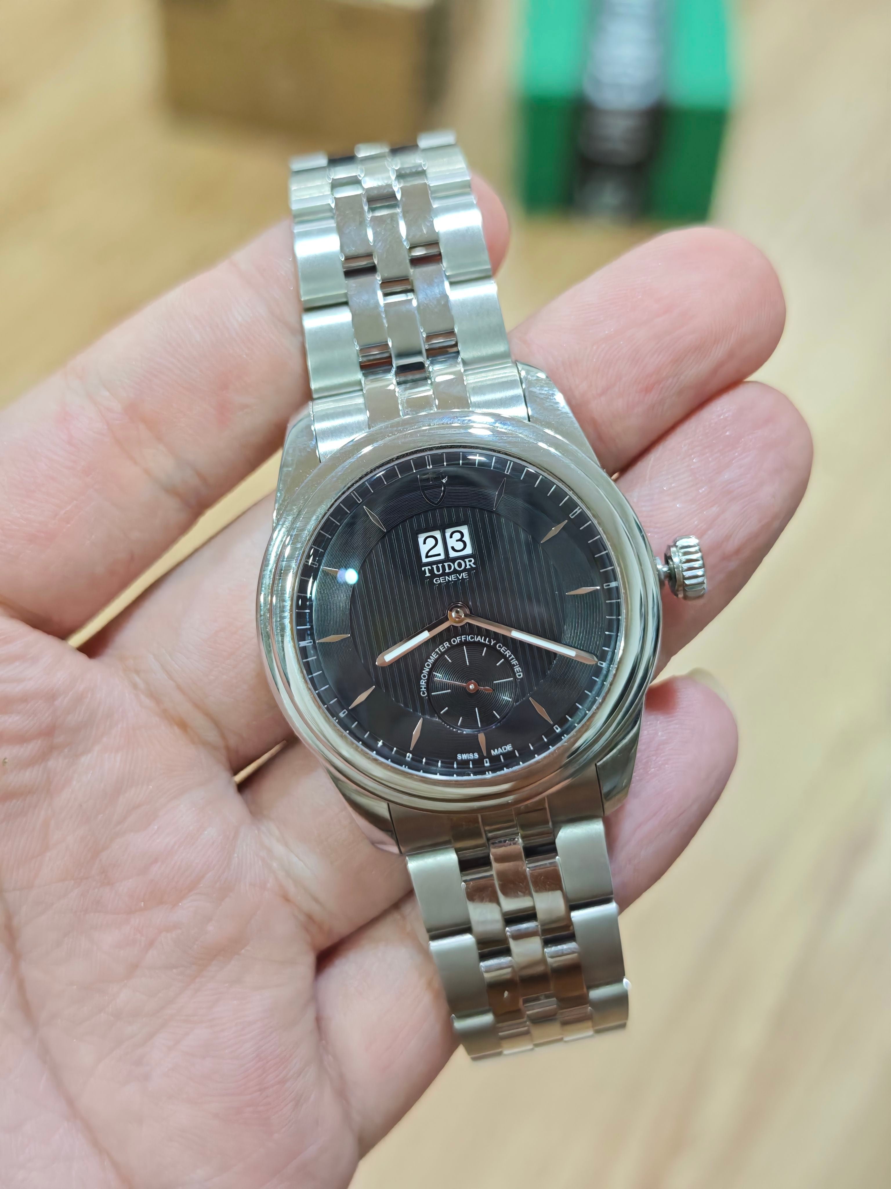 Tudor Junjue Dual-Date Calendar Model 42 millimeters m57100-0003