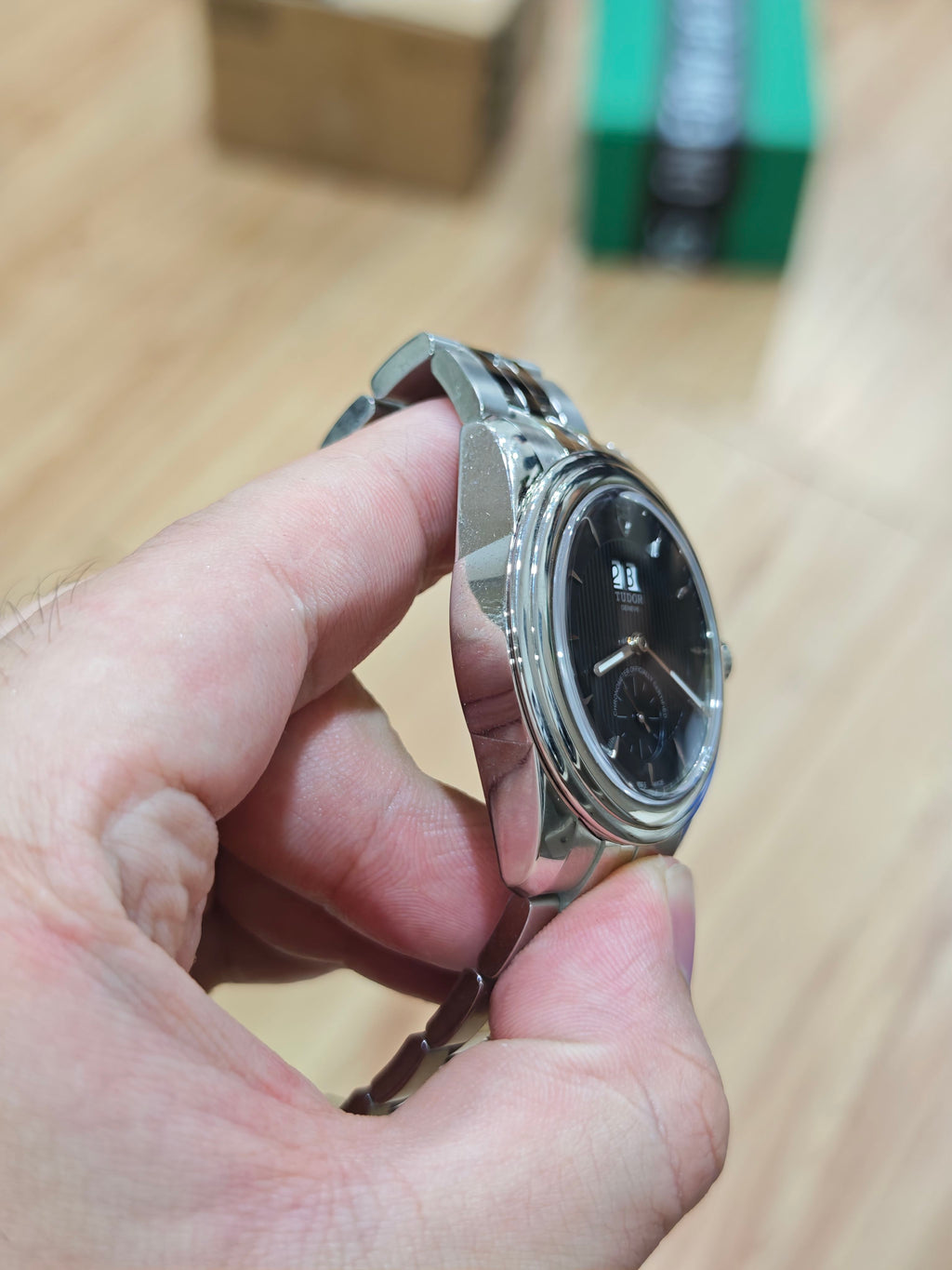 Tudor Junjue Dual-Date Calendar Model 42 millimeters m57100-0003