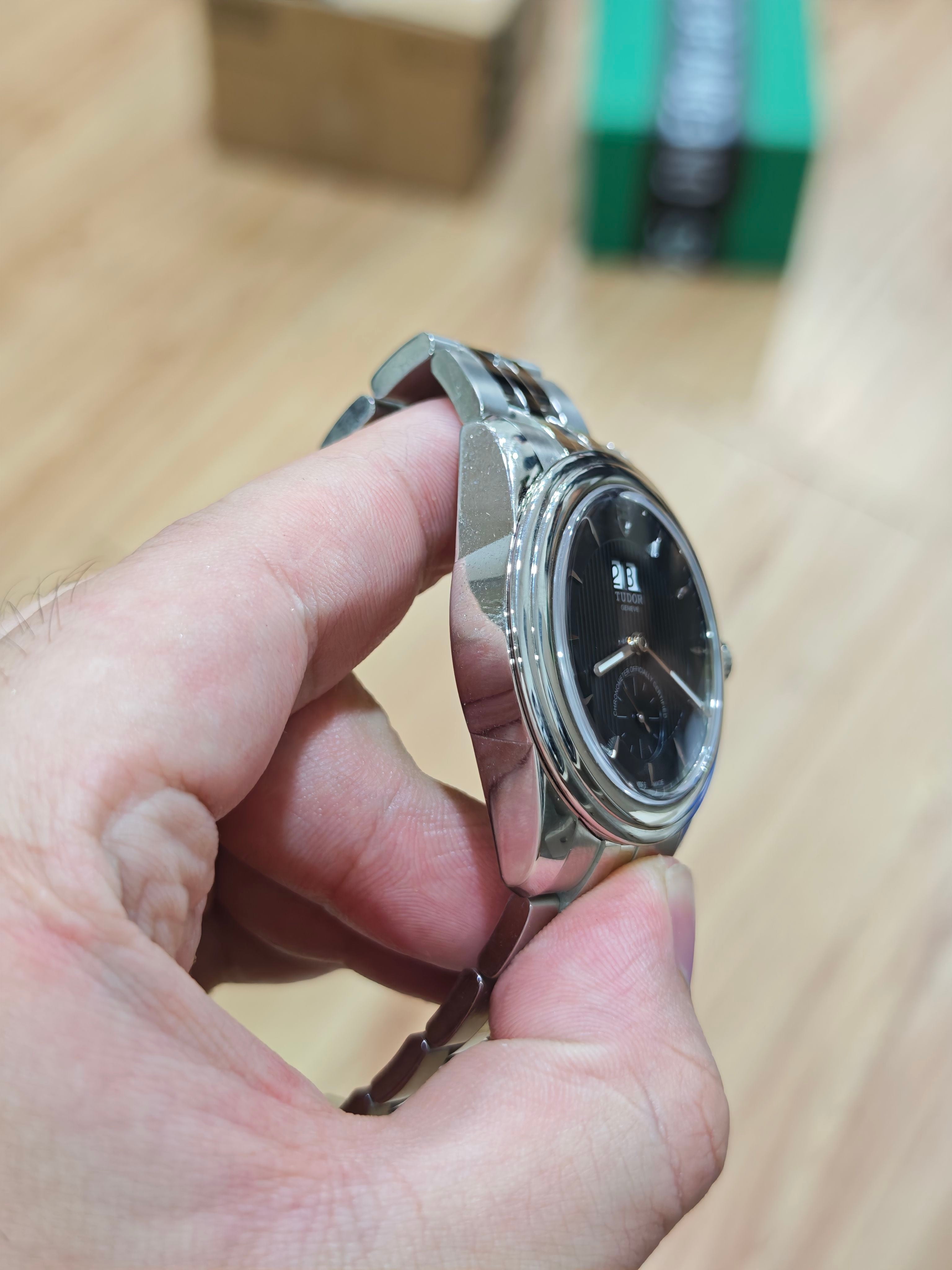 Tudor Junjue Dual-Date Calendar Model 42 millimeters m57100-0003