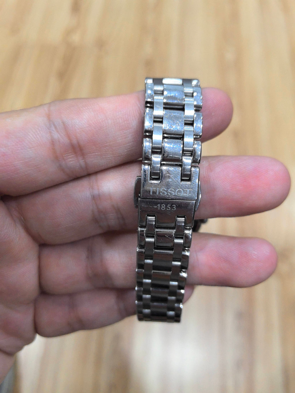 Tissot Little Beauty 29 millimeters T126.207.11.013.00