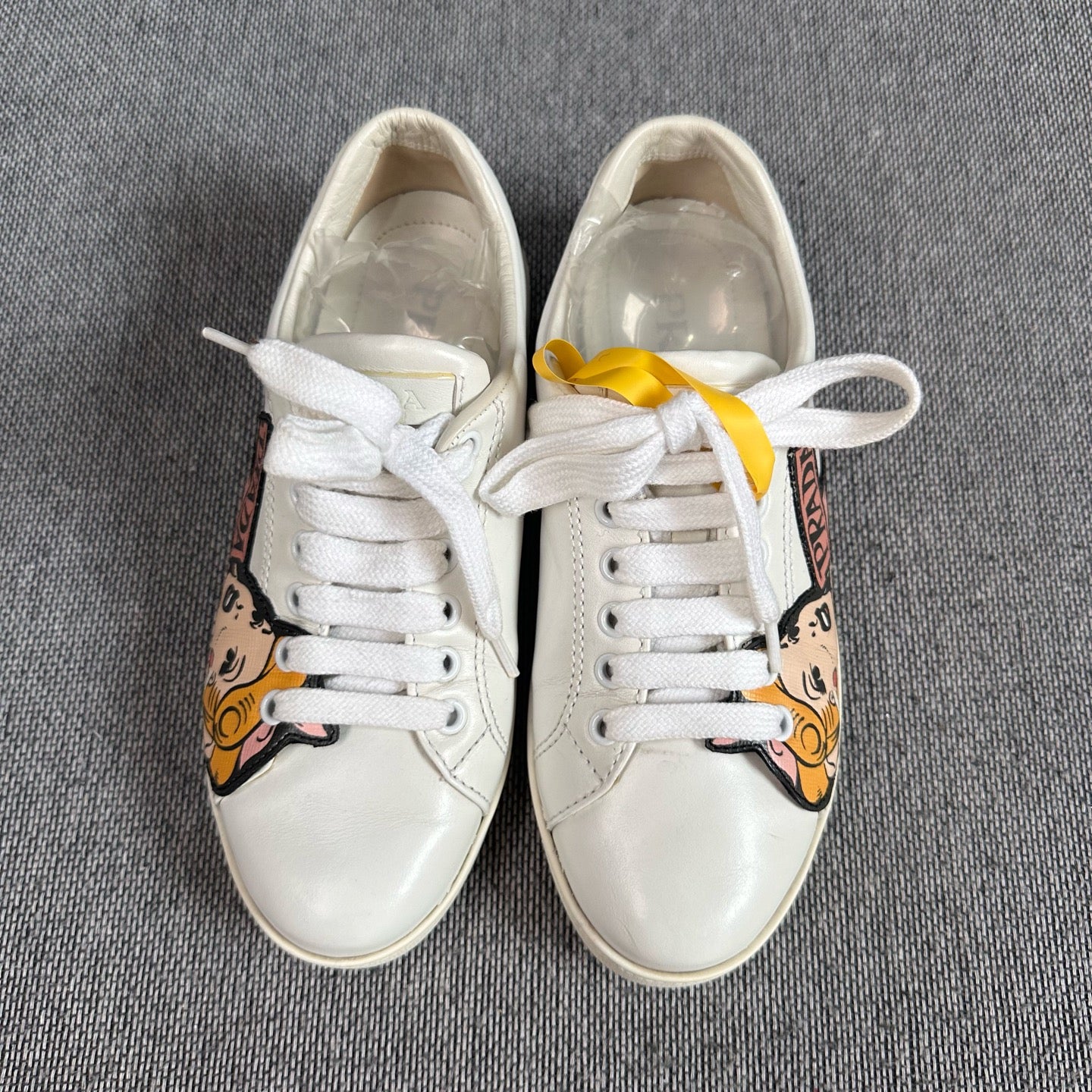 Gucci White Skate shoes