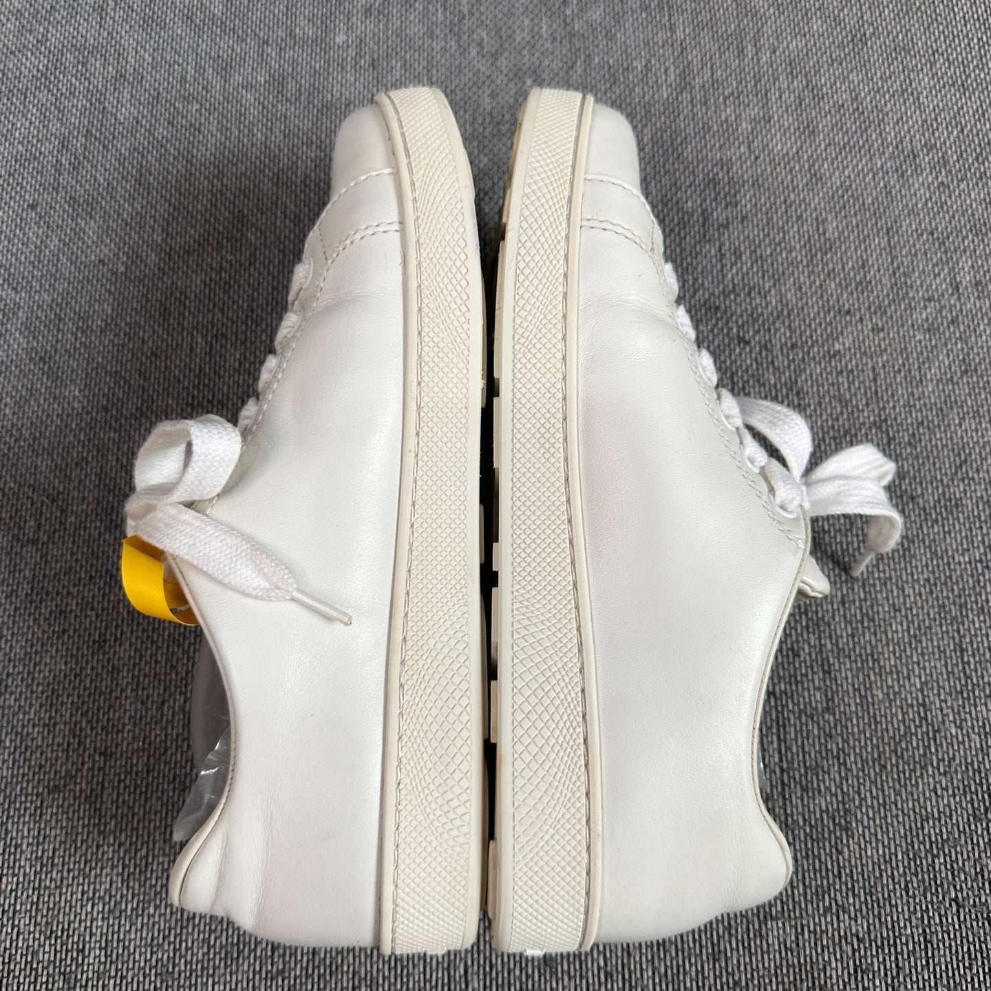 Gucci White Skate shoes