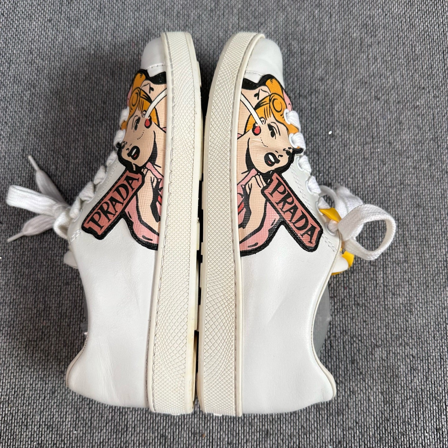 Gucci White Skate shoes