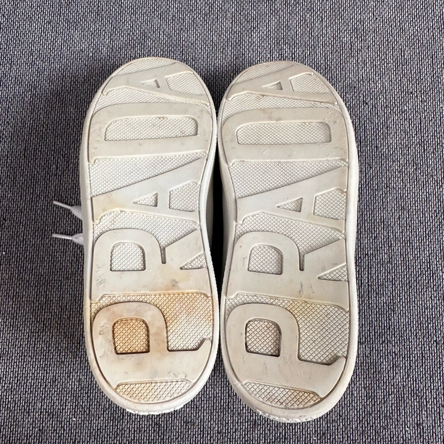 Gucci White Skate shoes