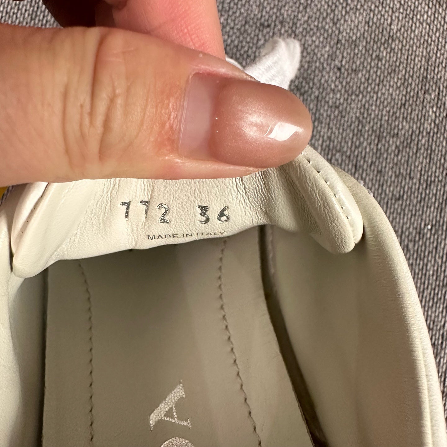 Gucci White Skate shoes