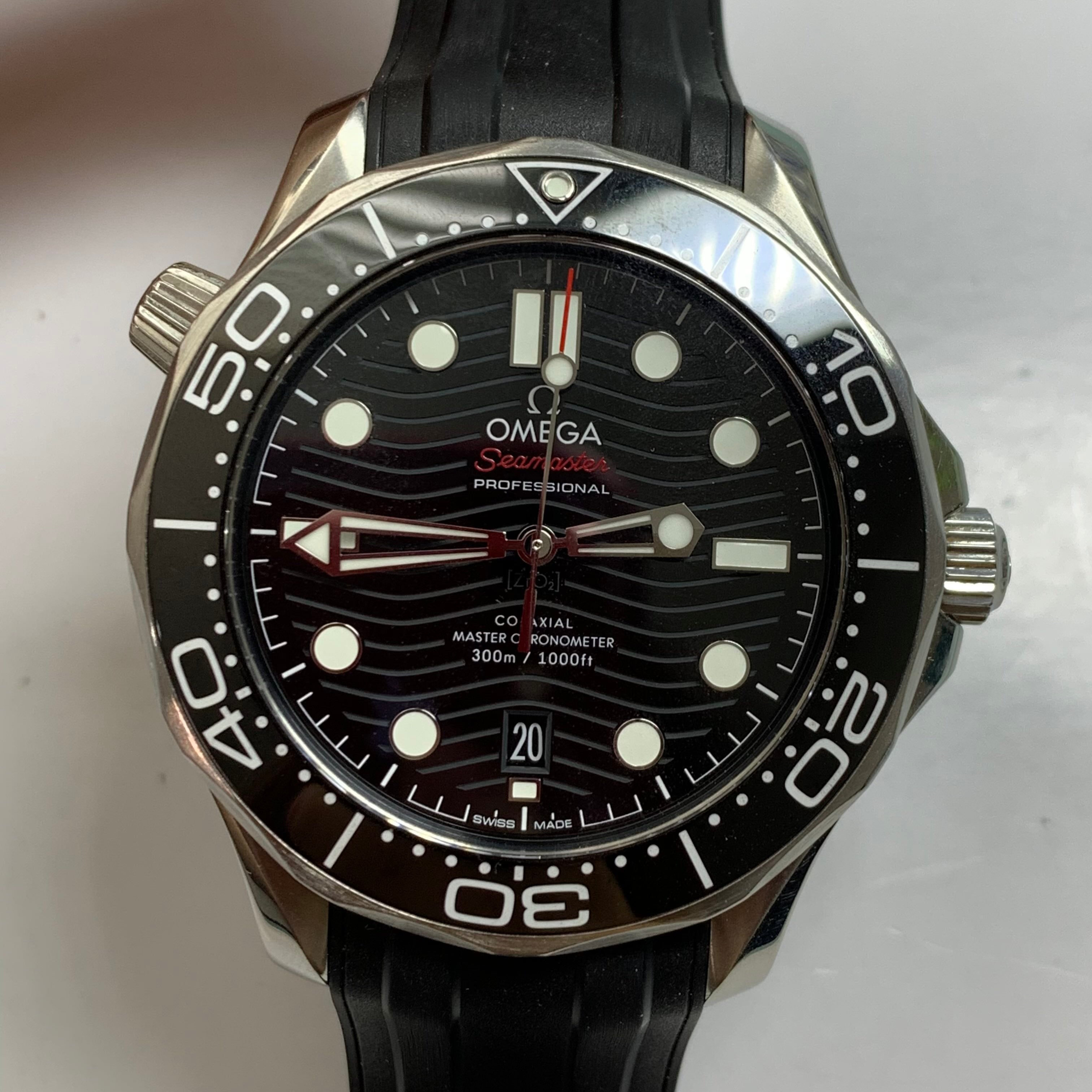 Omega Seahorse Series 42 210.32.42.20.01.001