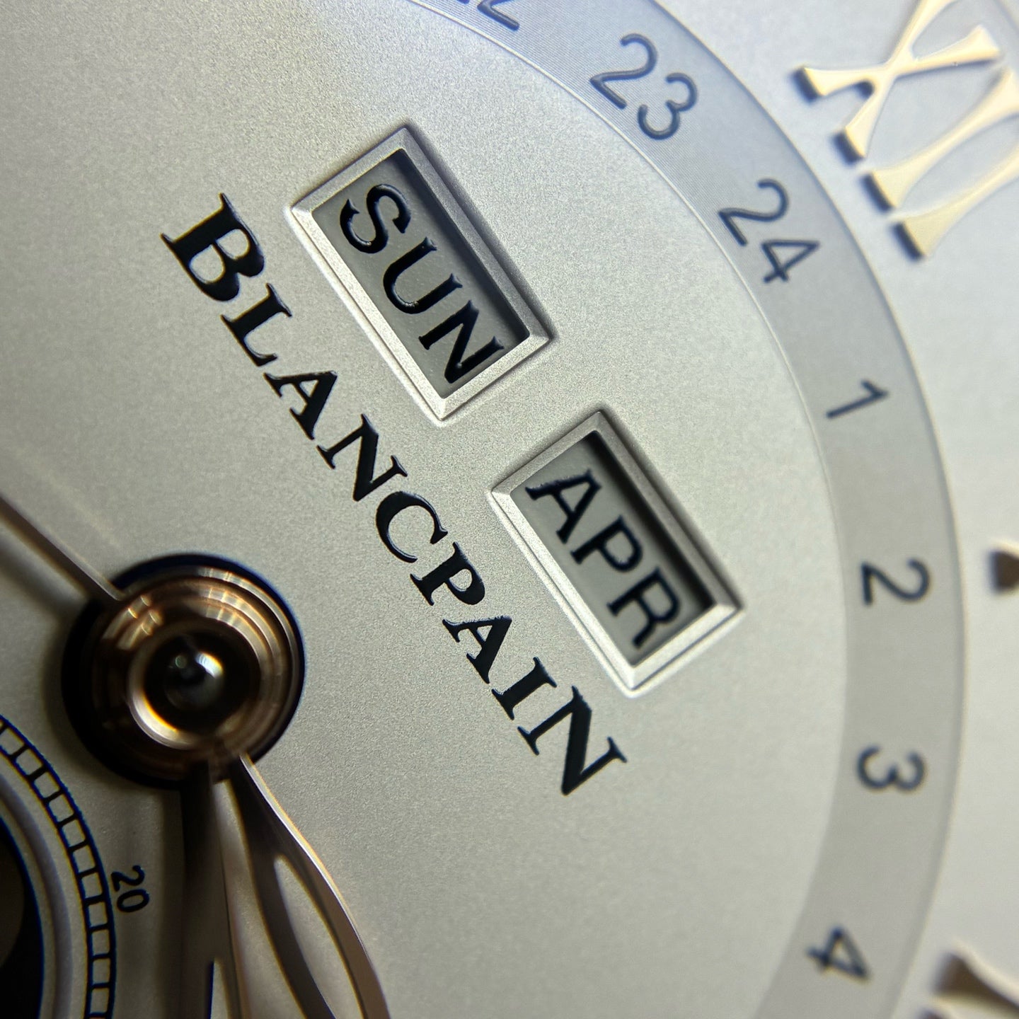 Blancpain Classic 40 millimeters 6676-3642-55B