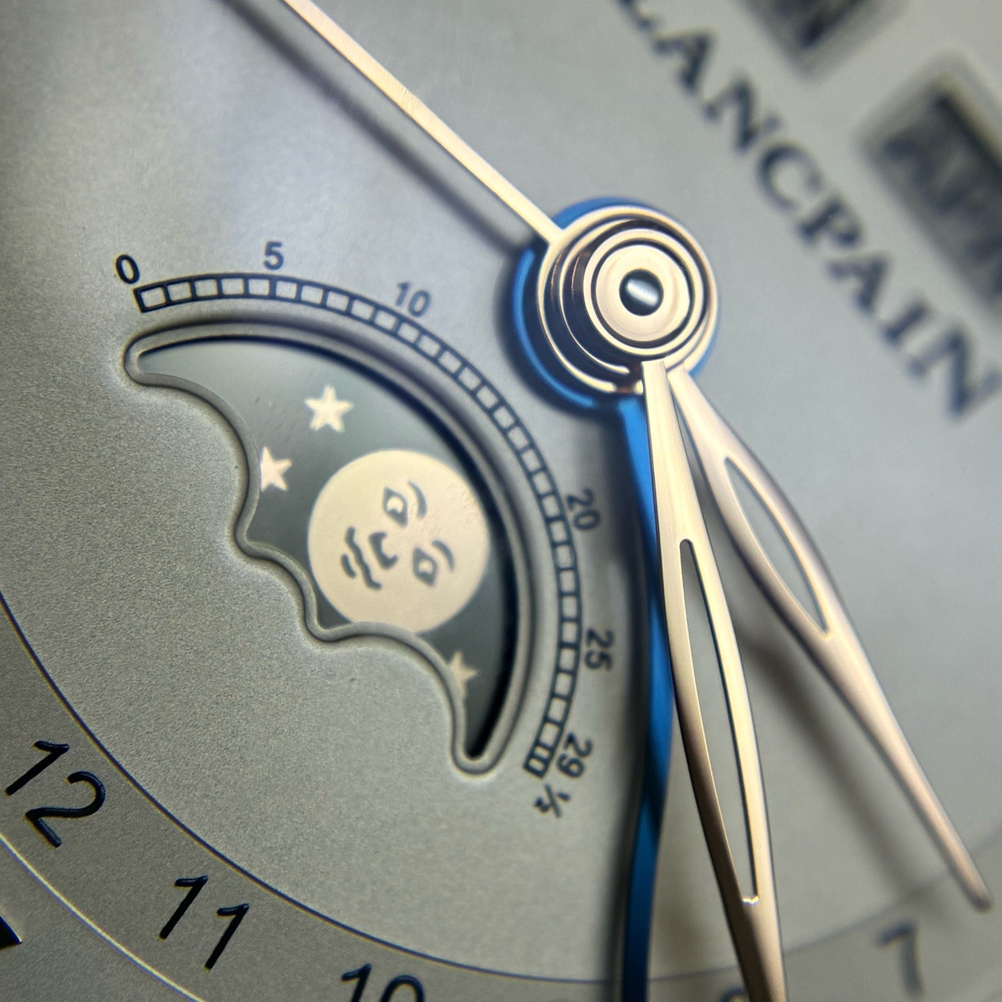 Blancpain Classic 40 millimeters 6676-3642-55B