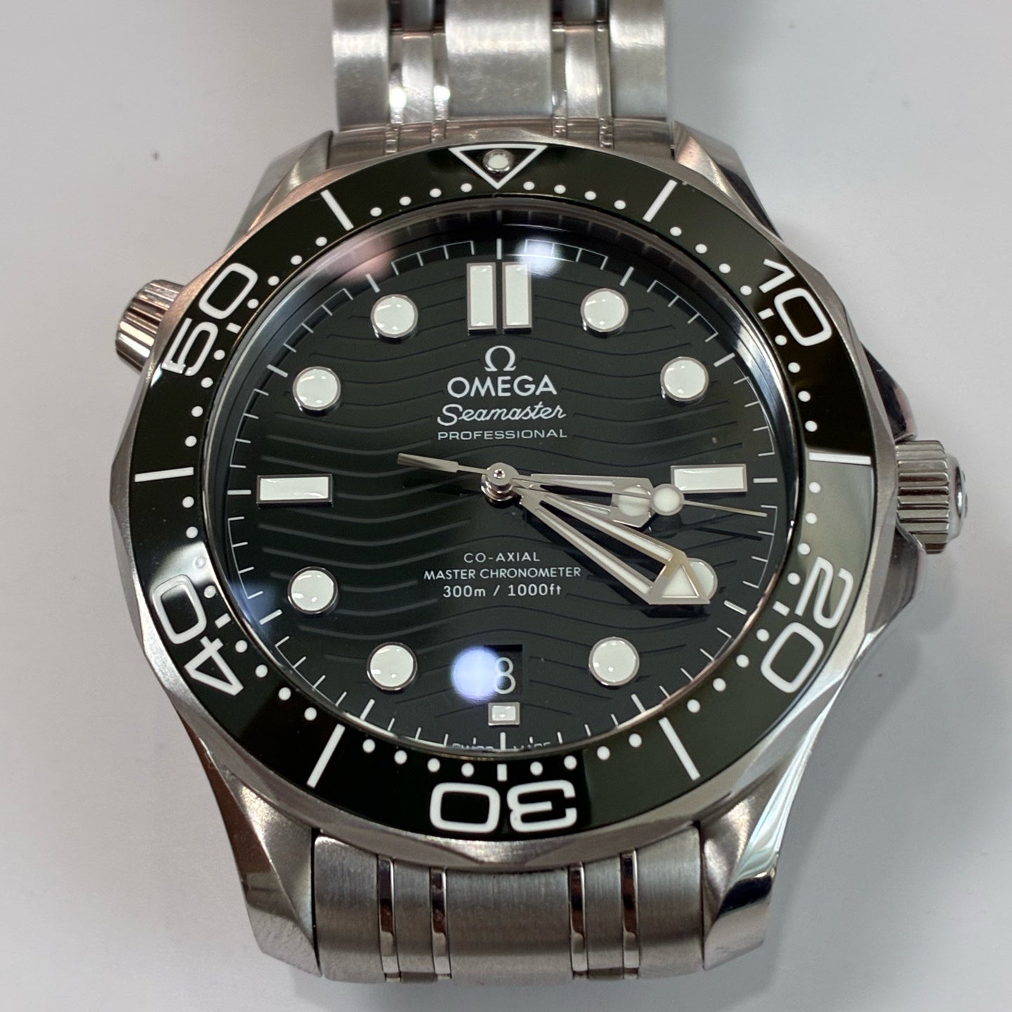 Omega Seahorse Series 42 210.30.42.20.10.001