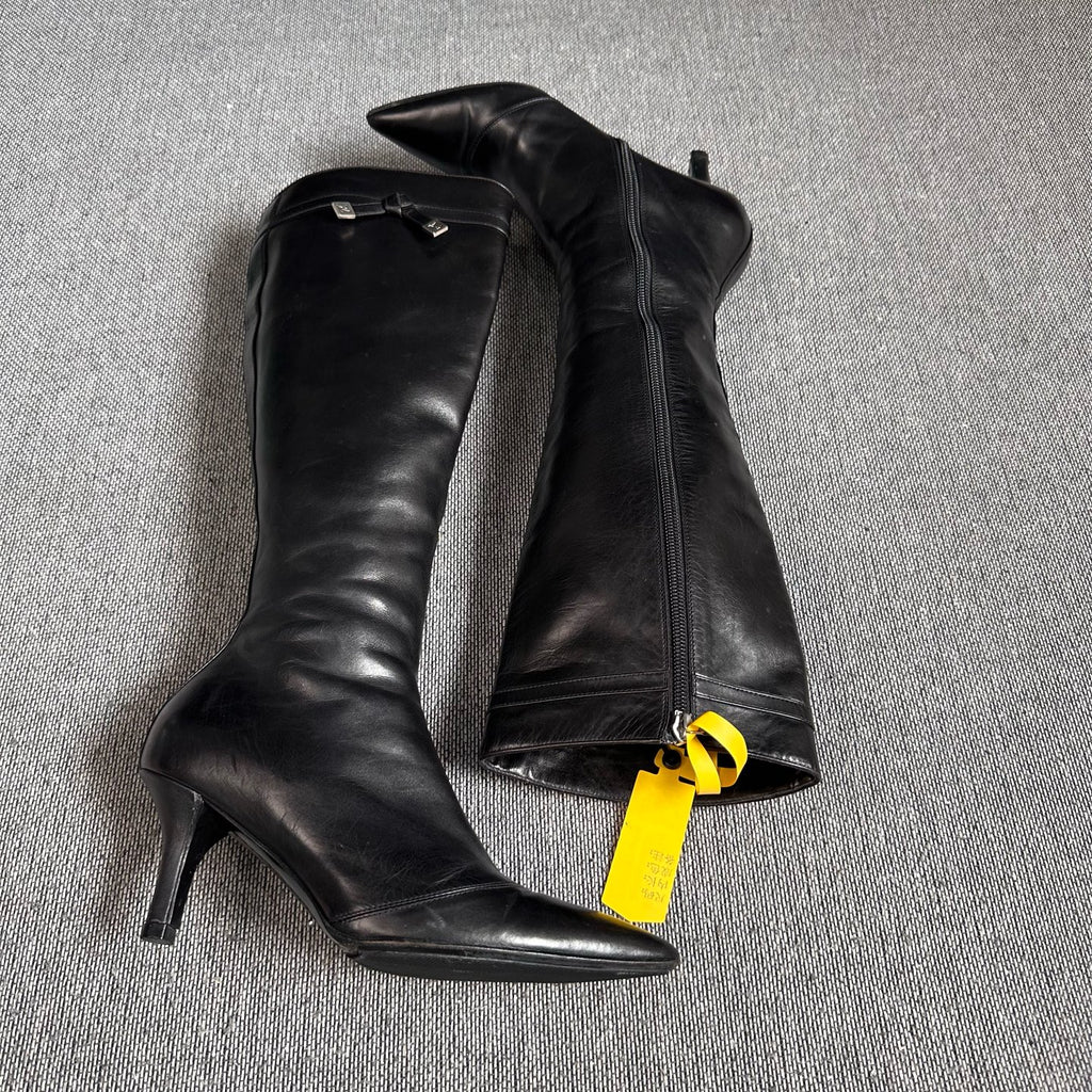 Louis Vuitton Black