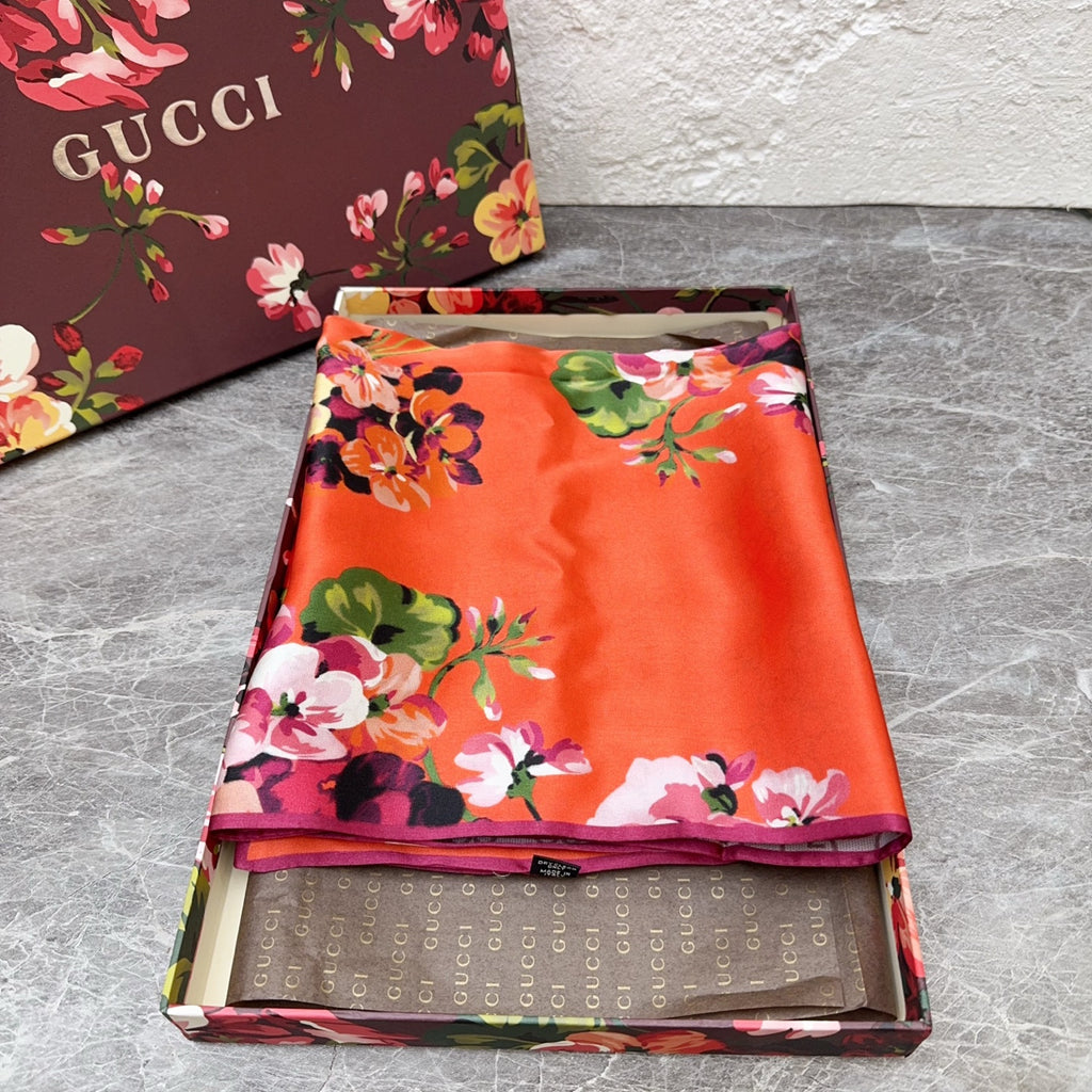 Gucci Cape / Stole